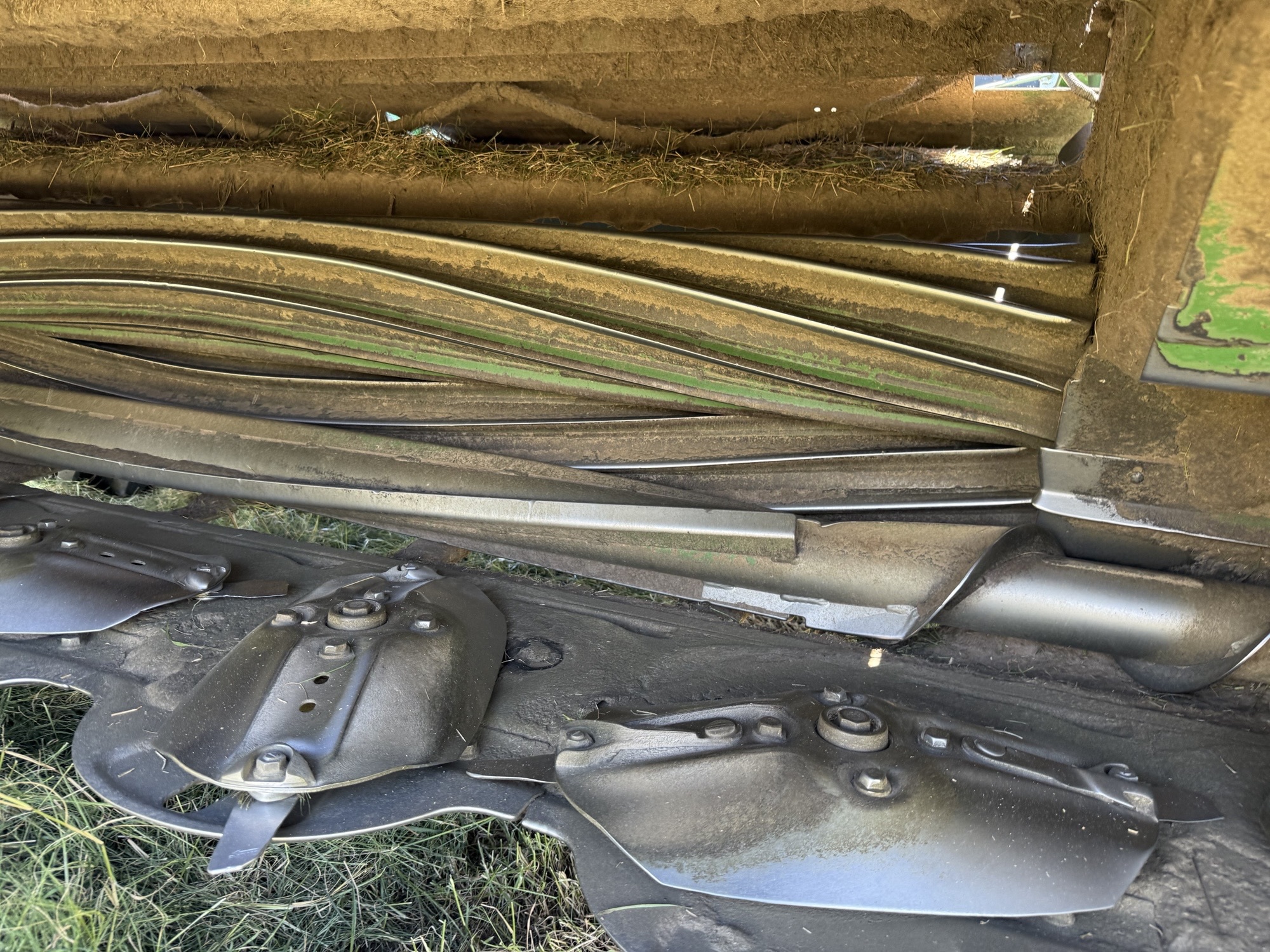 2022 John Deere W235R Image 23