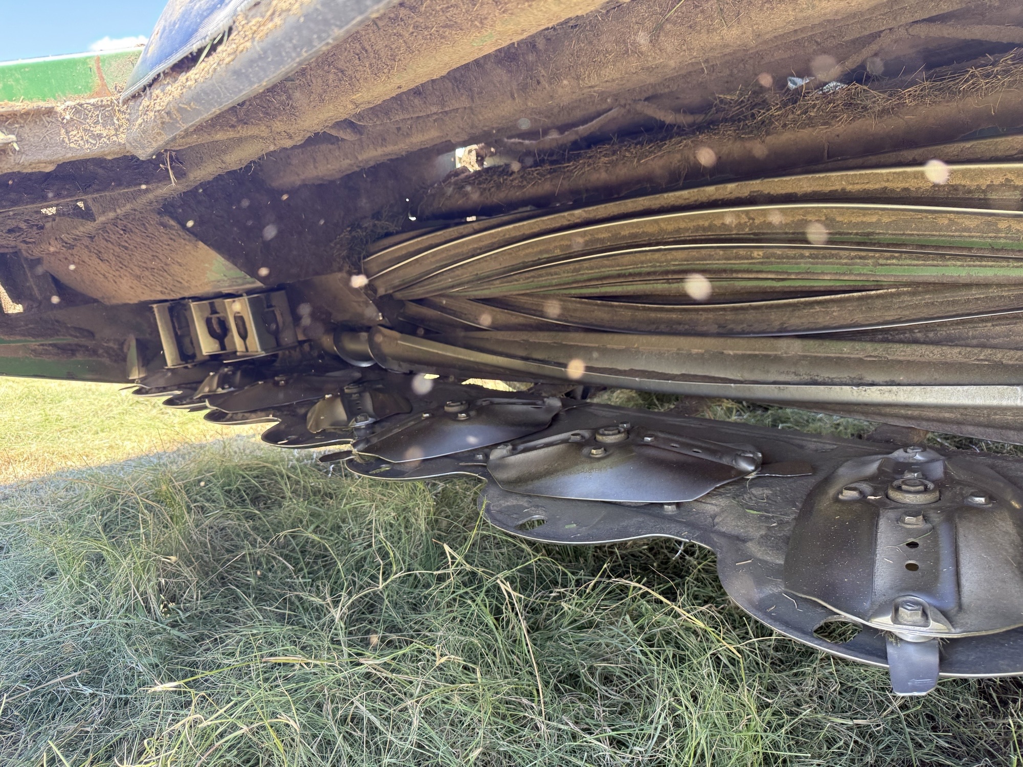 2022 John Deere W235R Image 25