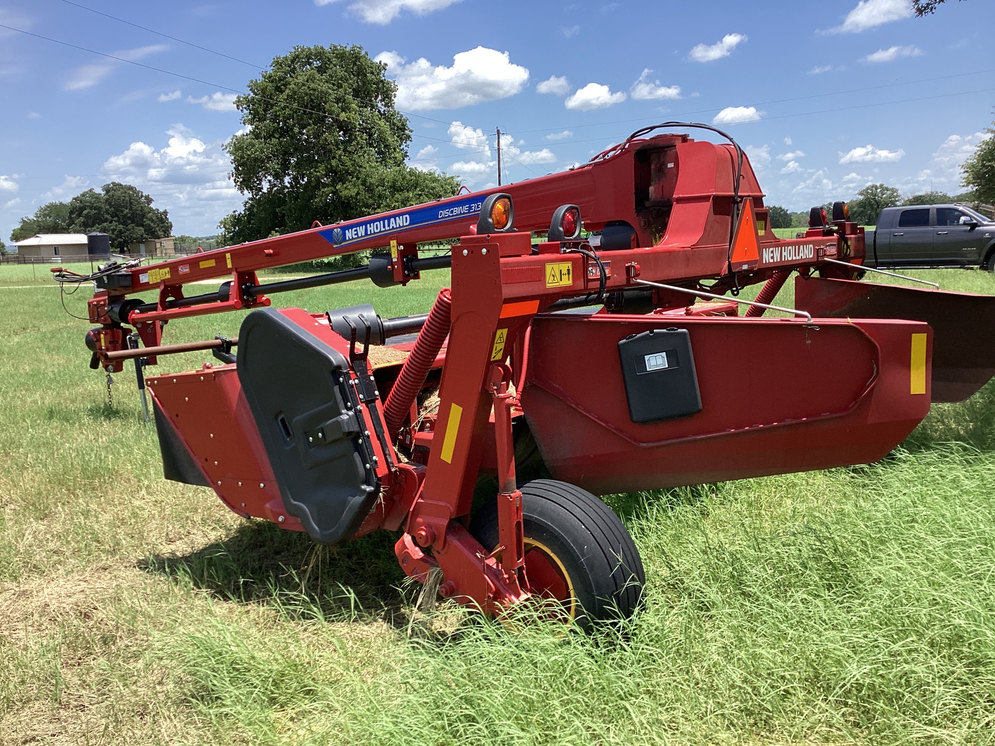 2022 New Holland 313 Image 3