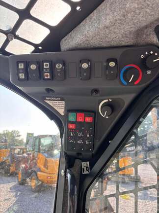 2022 John Deere 333G