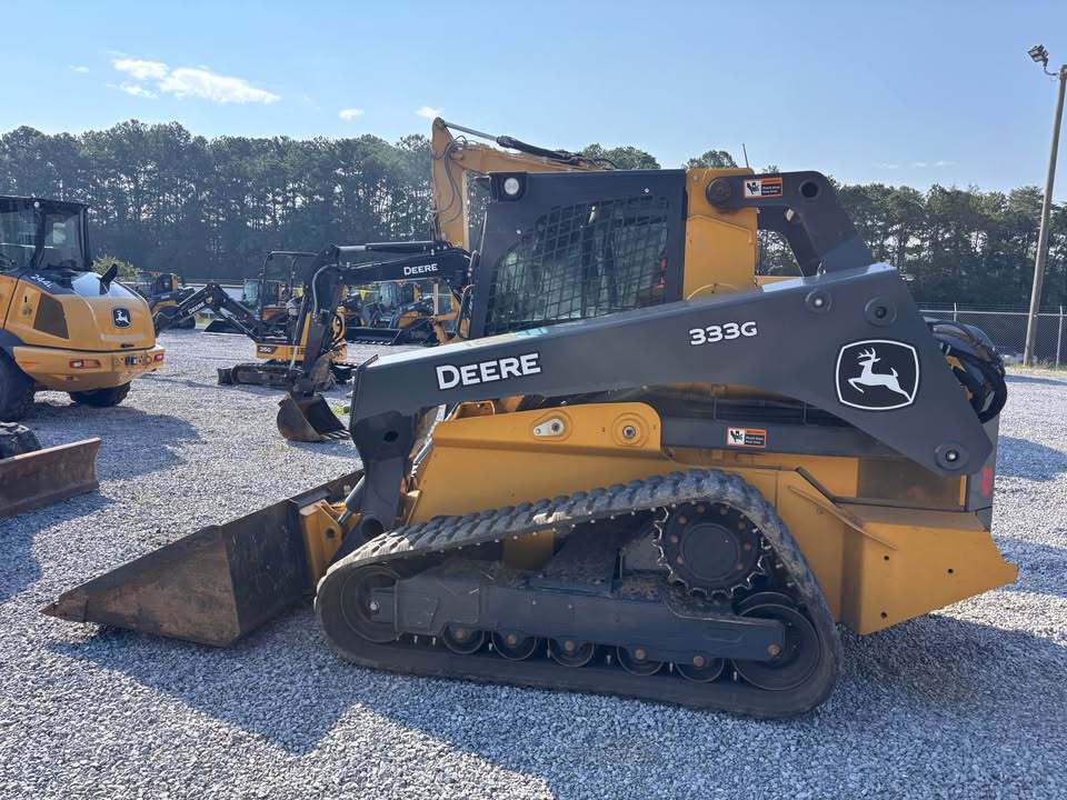 2022 John Deere 333G Image 5