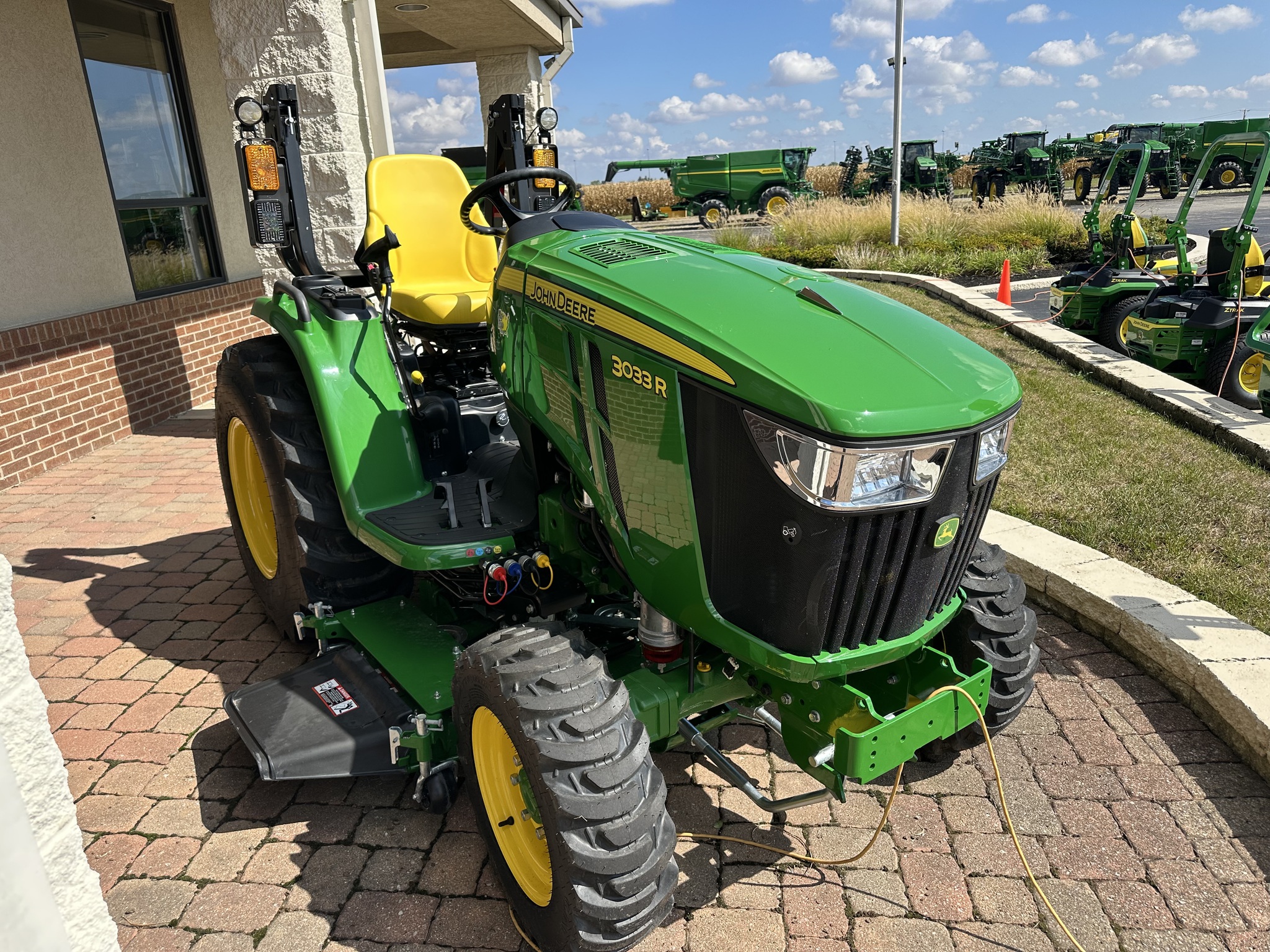 2024 John Deere 3033R Image 2