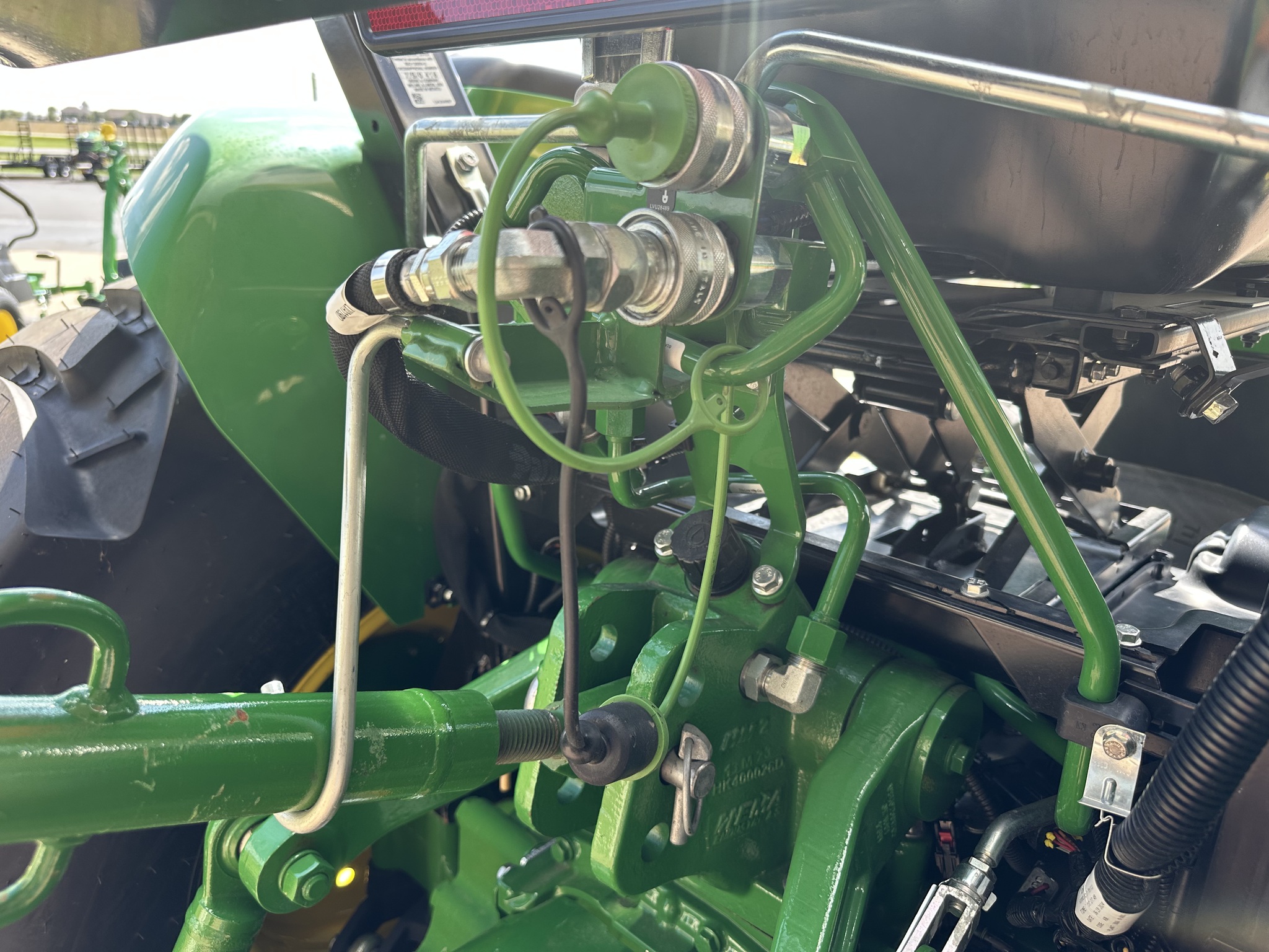 2024 John Deere 3033R Image 5