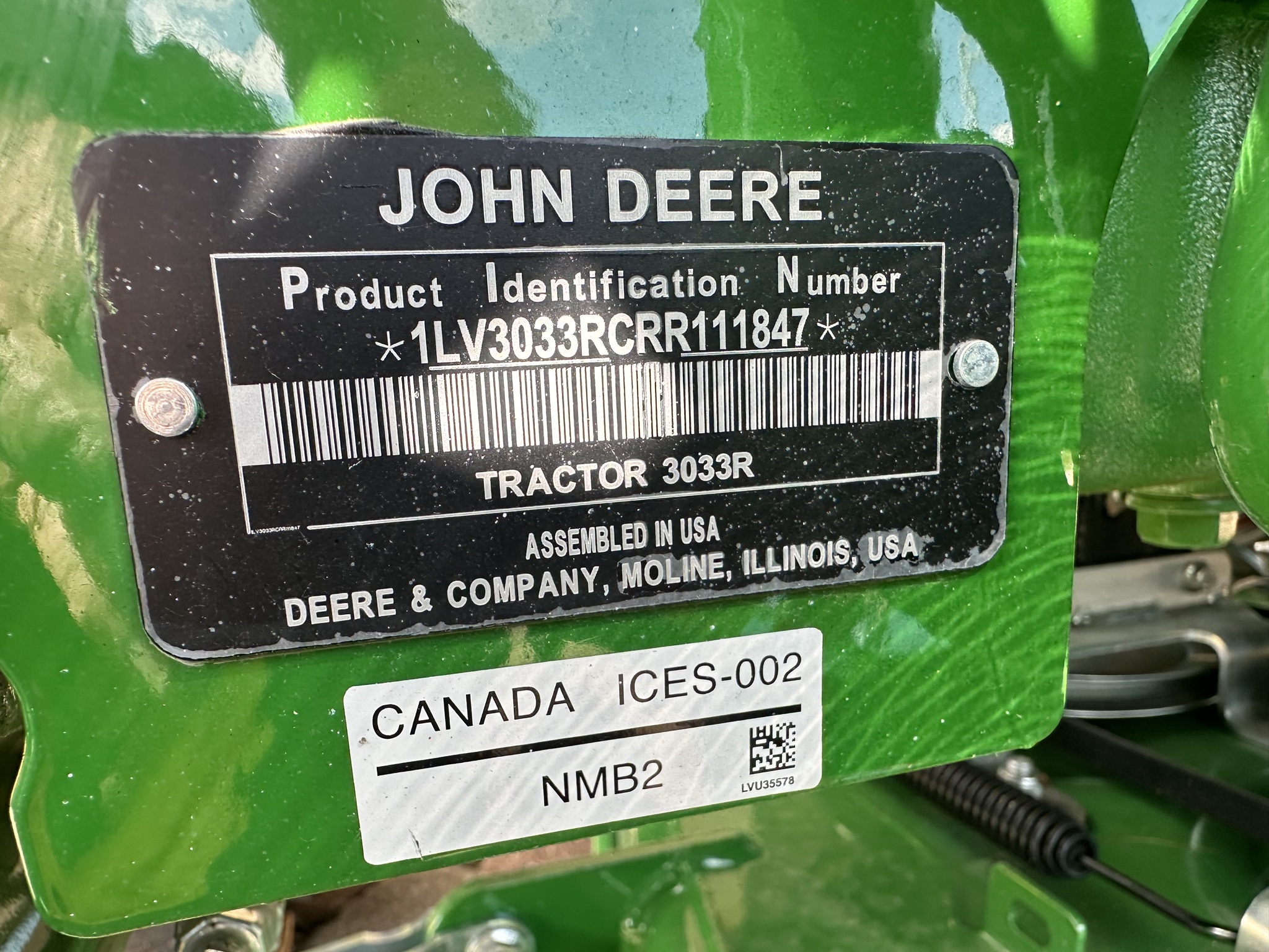 2024 John Deere 3033R Image 9