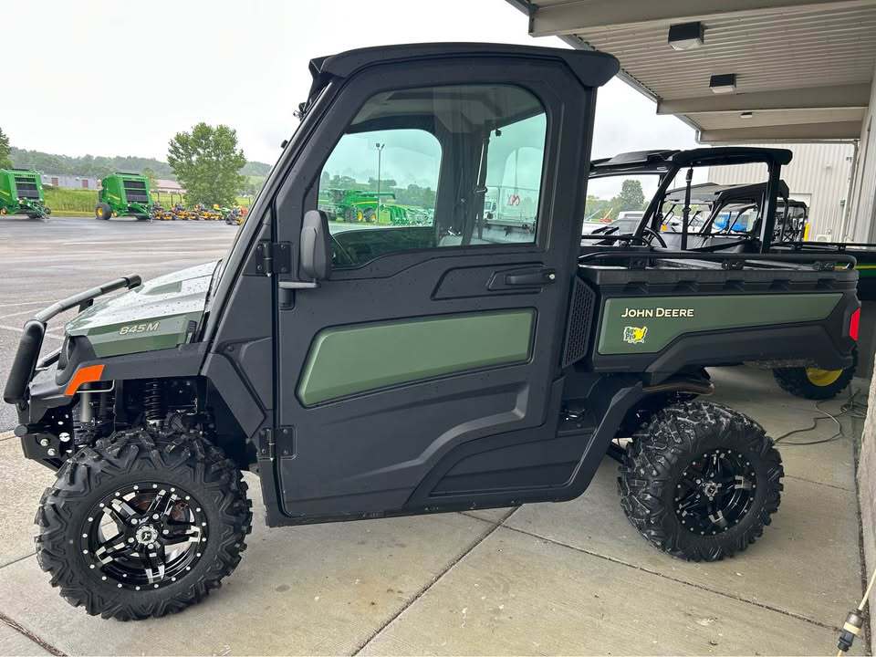 2025 John Deere 845M Image 5