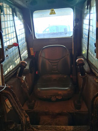 2011 New Holland L185 - Photo4