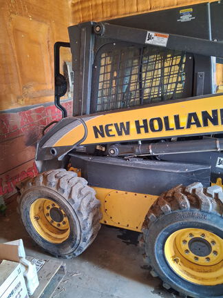  New Holland L185
