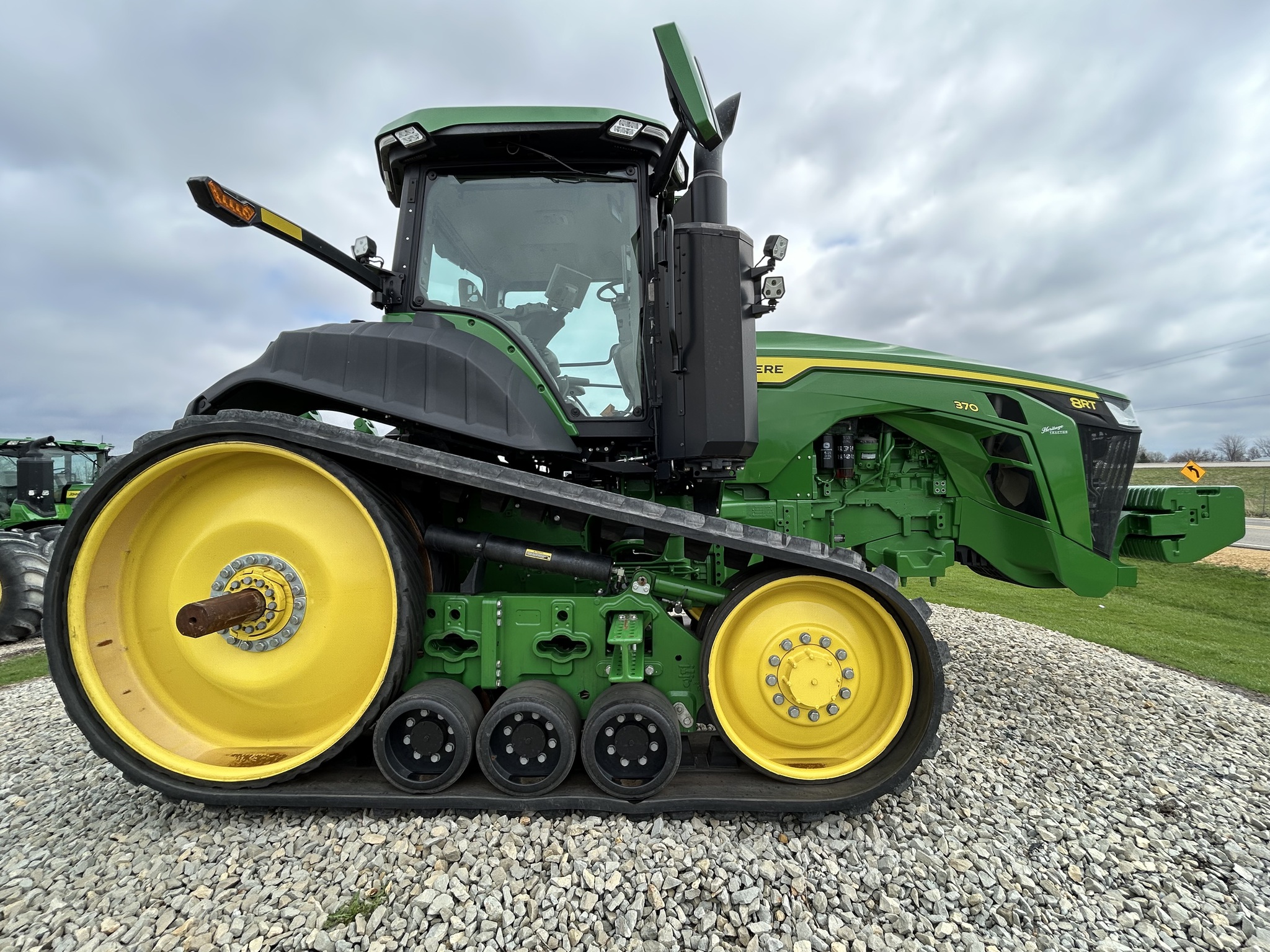  2022 John Deere 8RT 370 at Heritage Tractor in Dixon, IL