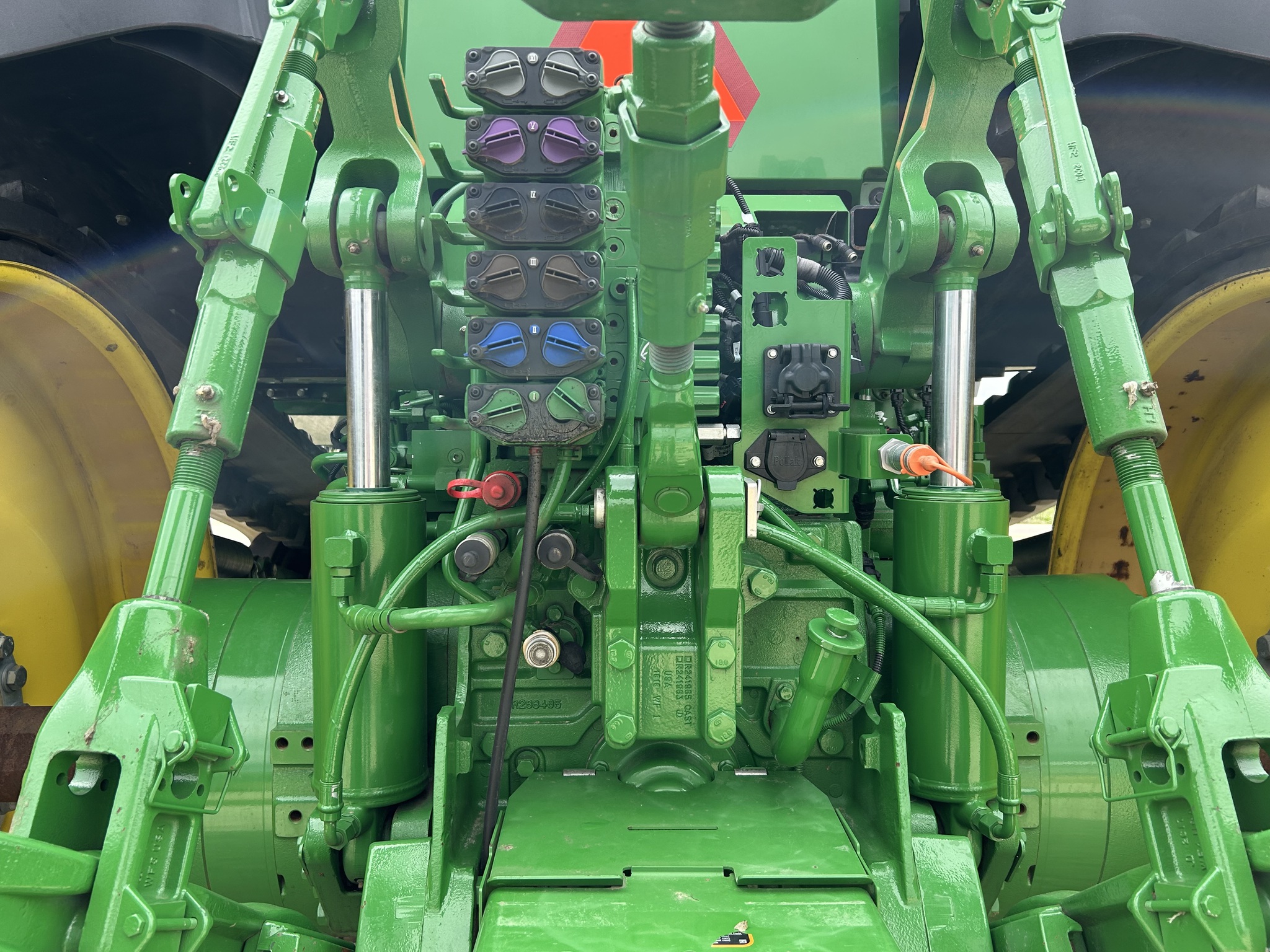  2022 John Deere 8RT 370 at Heritage Tractor in Dixon, IL
