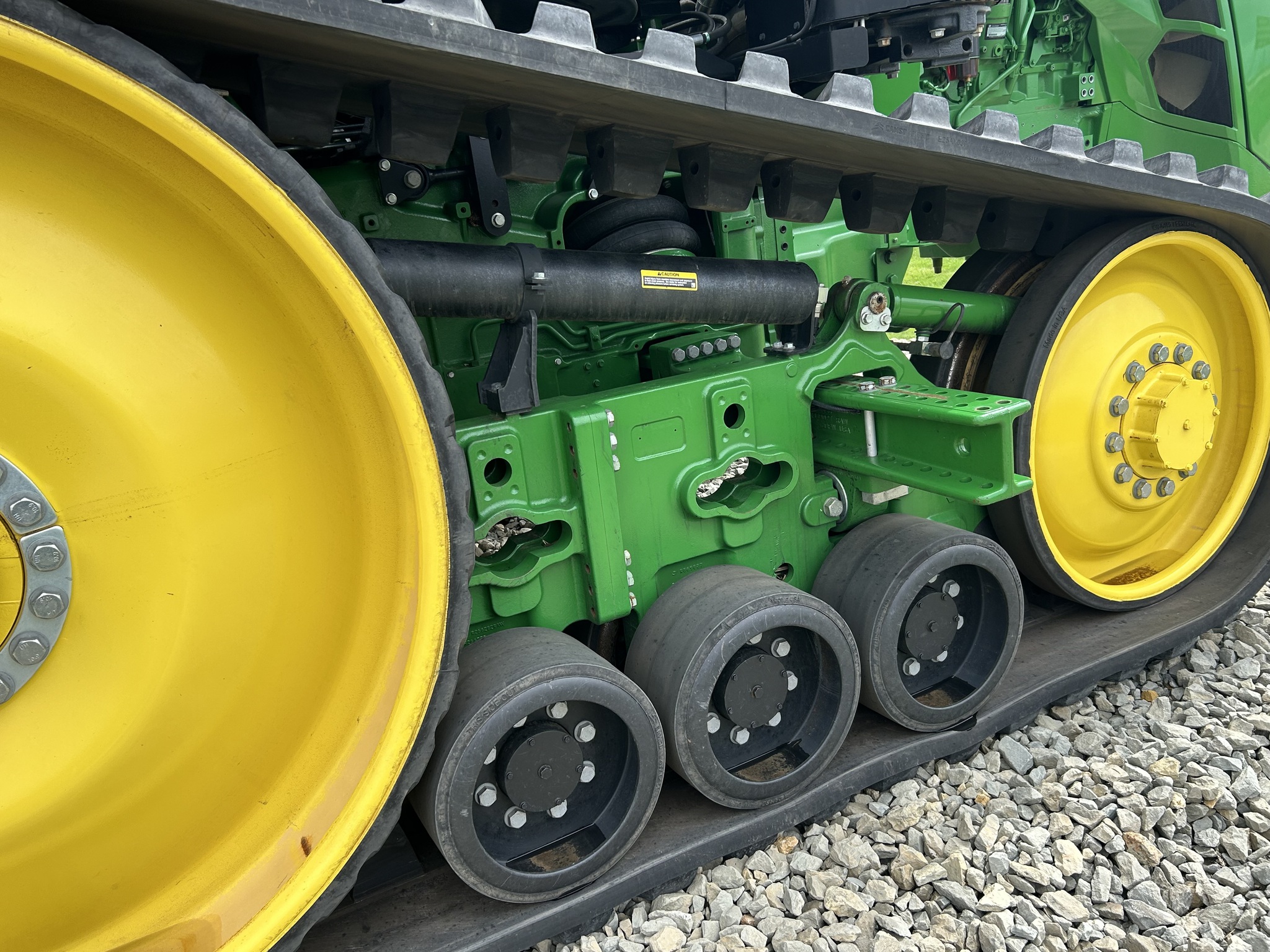  2022 John Deere 8RT 370 at Heritage Tractor in Dixon, IL