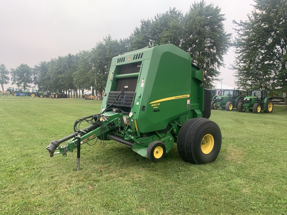 2018 John Deere 450M Image 1