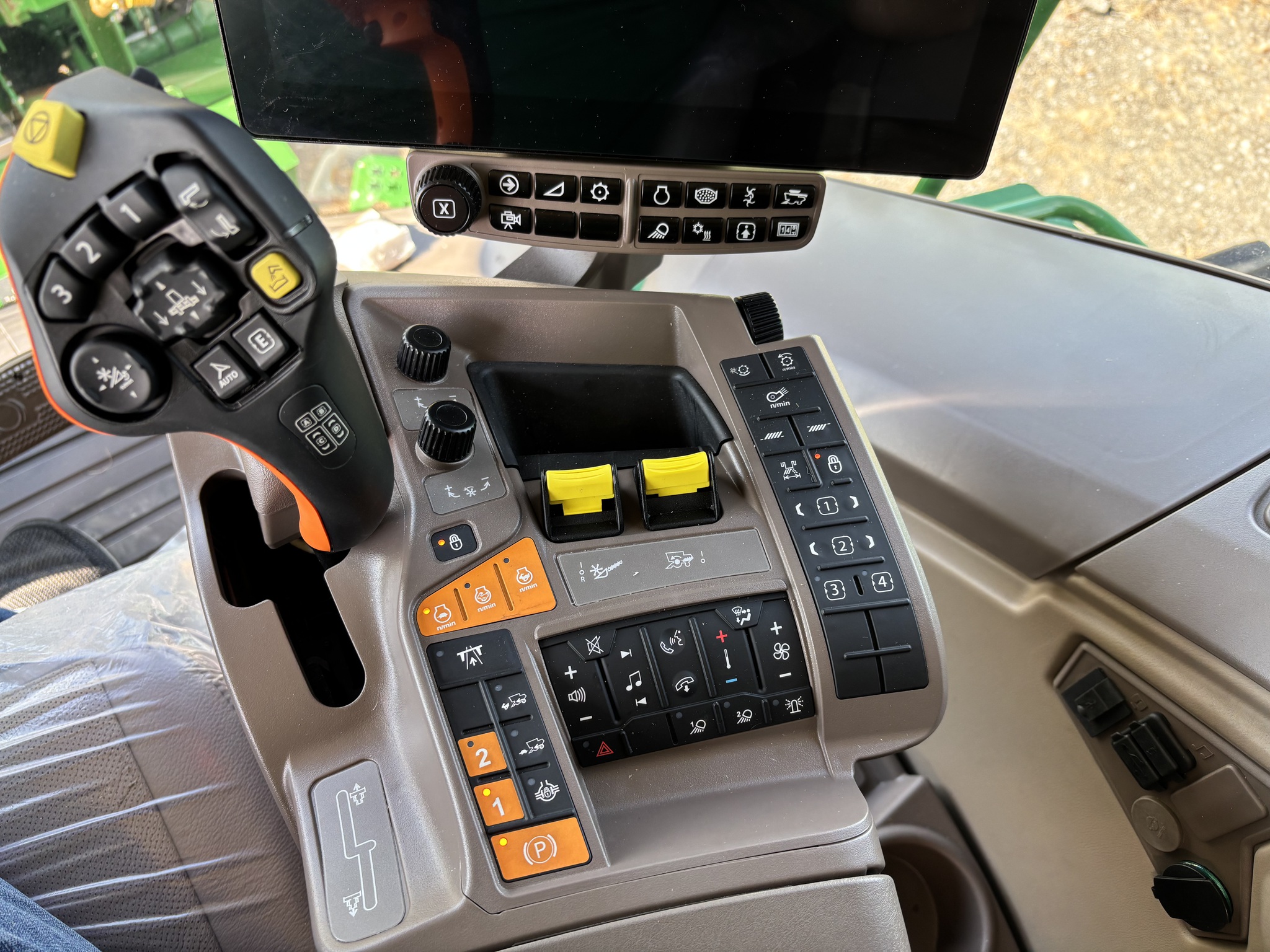 2024 John Deere S780 Image 9
