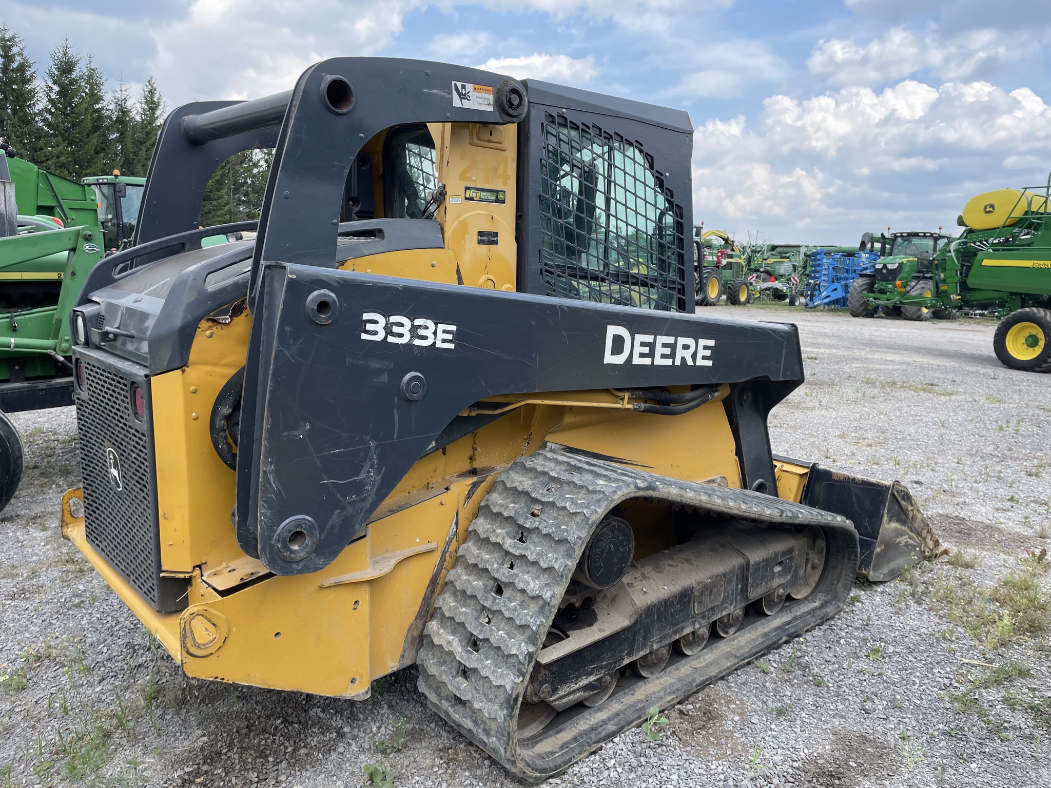 2014 John Deere 333E Image 7