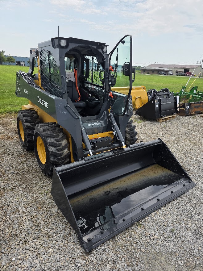 2025 John Deere 324G Image 4