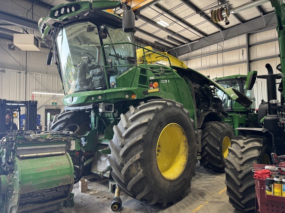 John Deere 8500