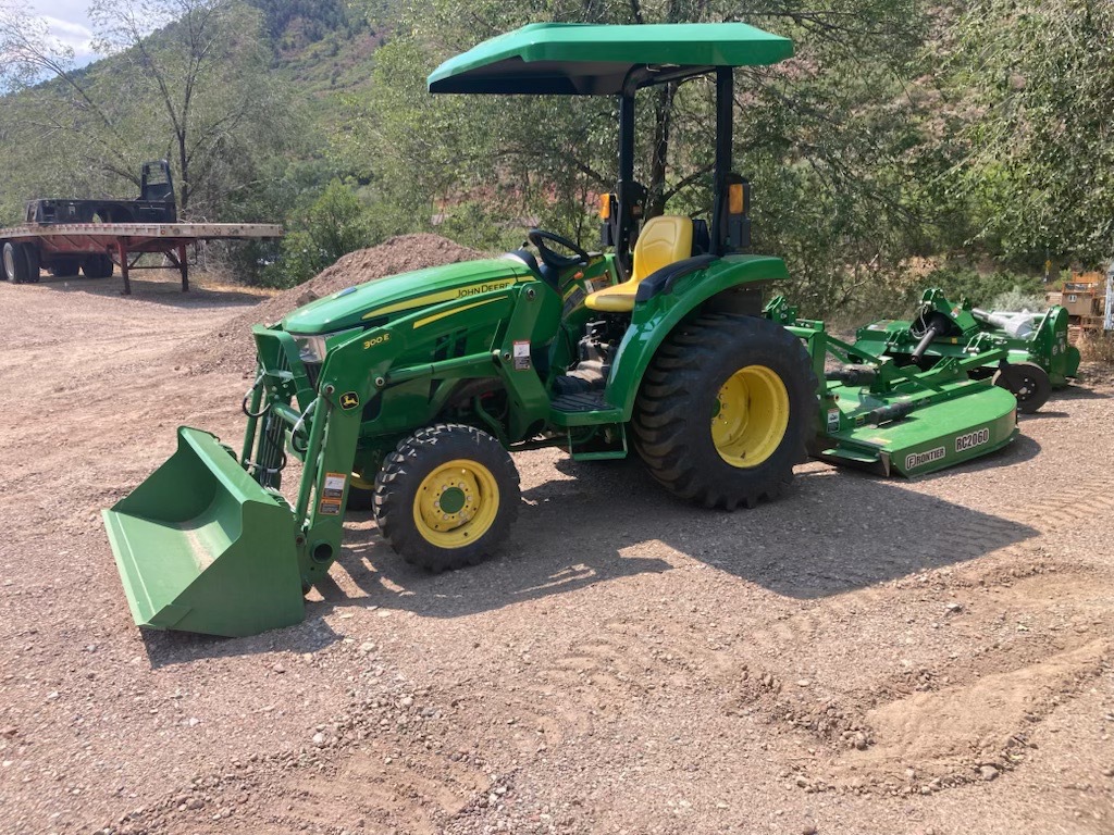 2022 John Deere 3043D Image 1