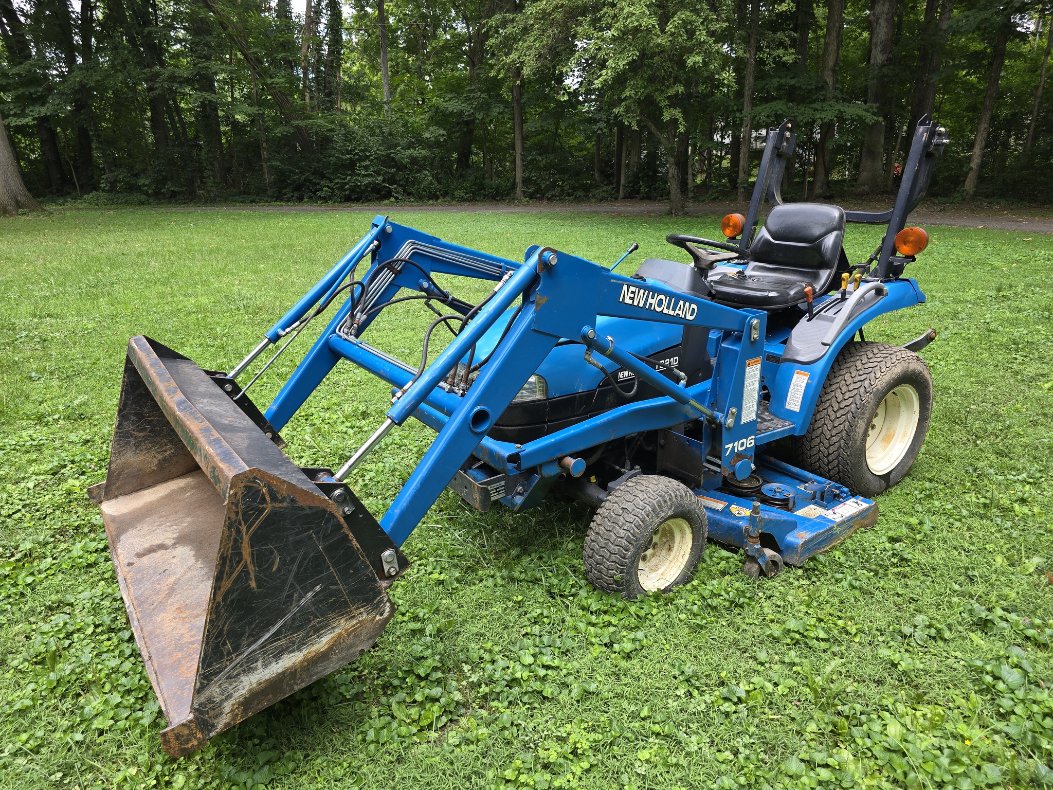 1999 New Holland TC21 Image 1