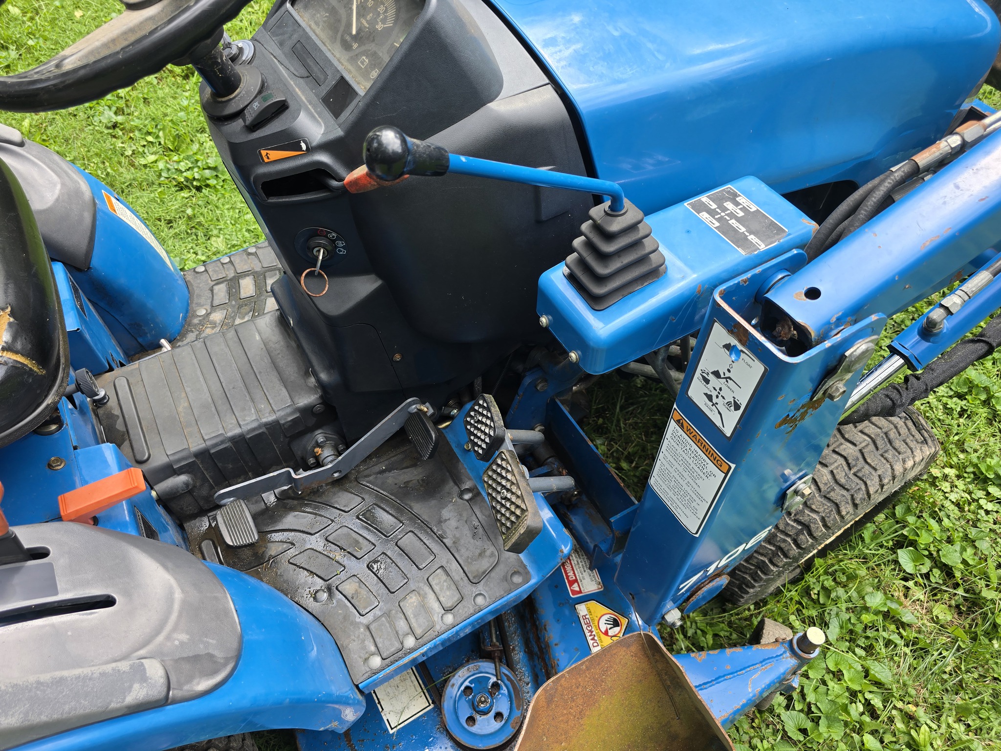 1999 New Holland TC21 Image 14