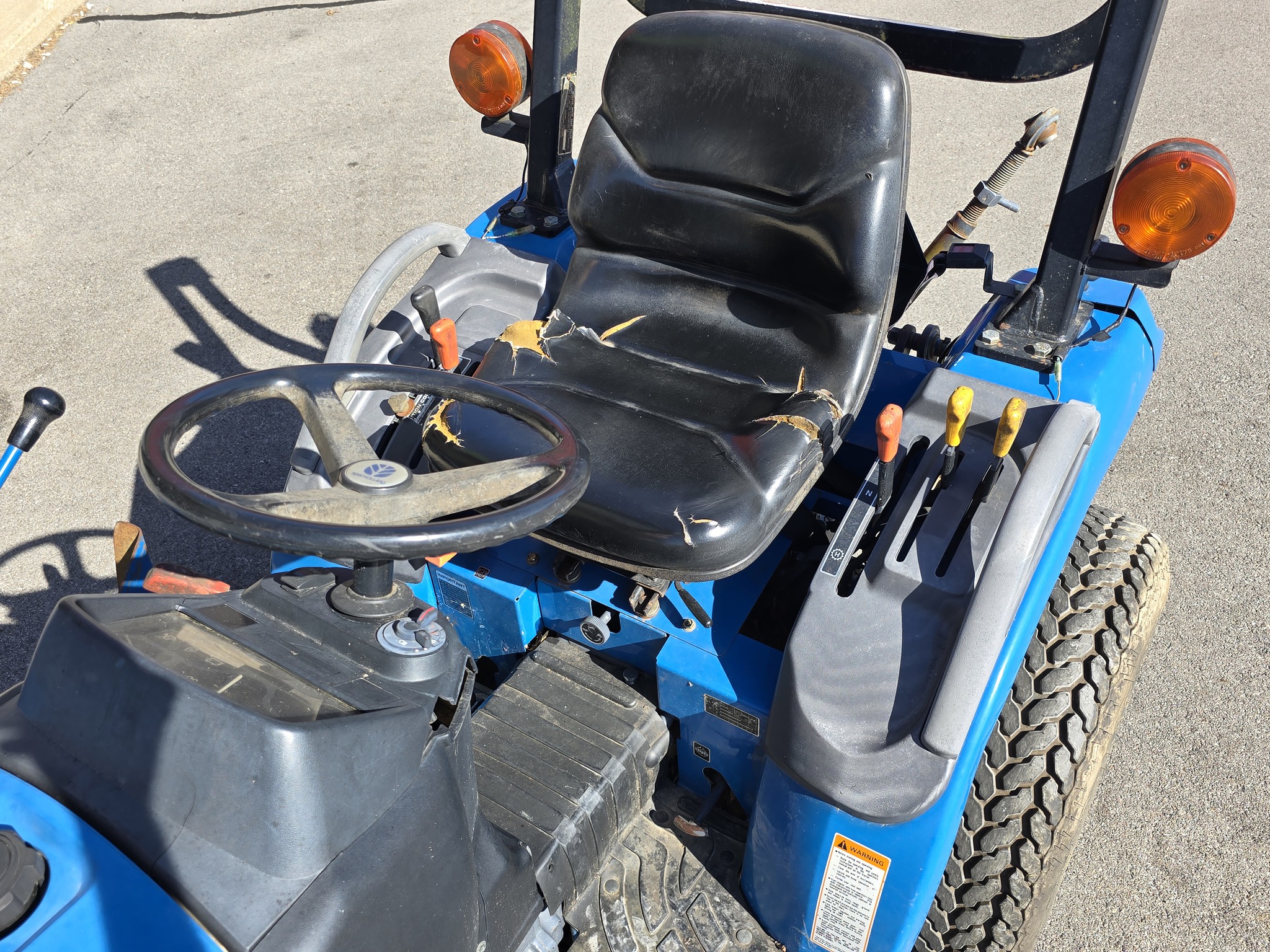 1999 New Holland TC21 Image 9