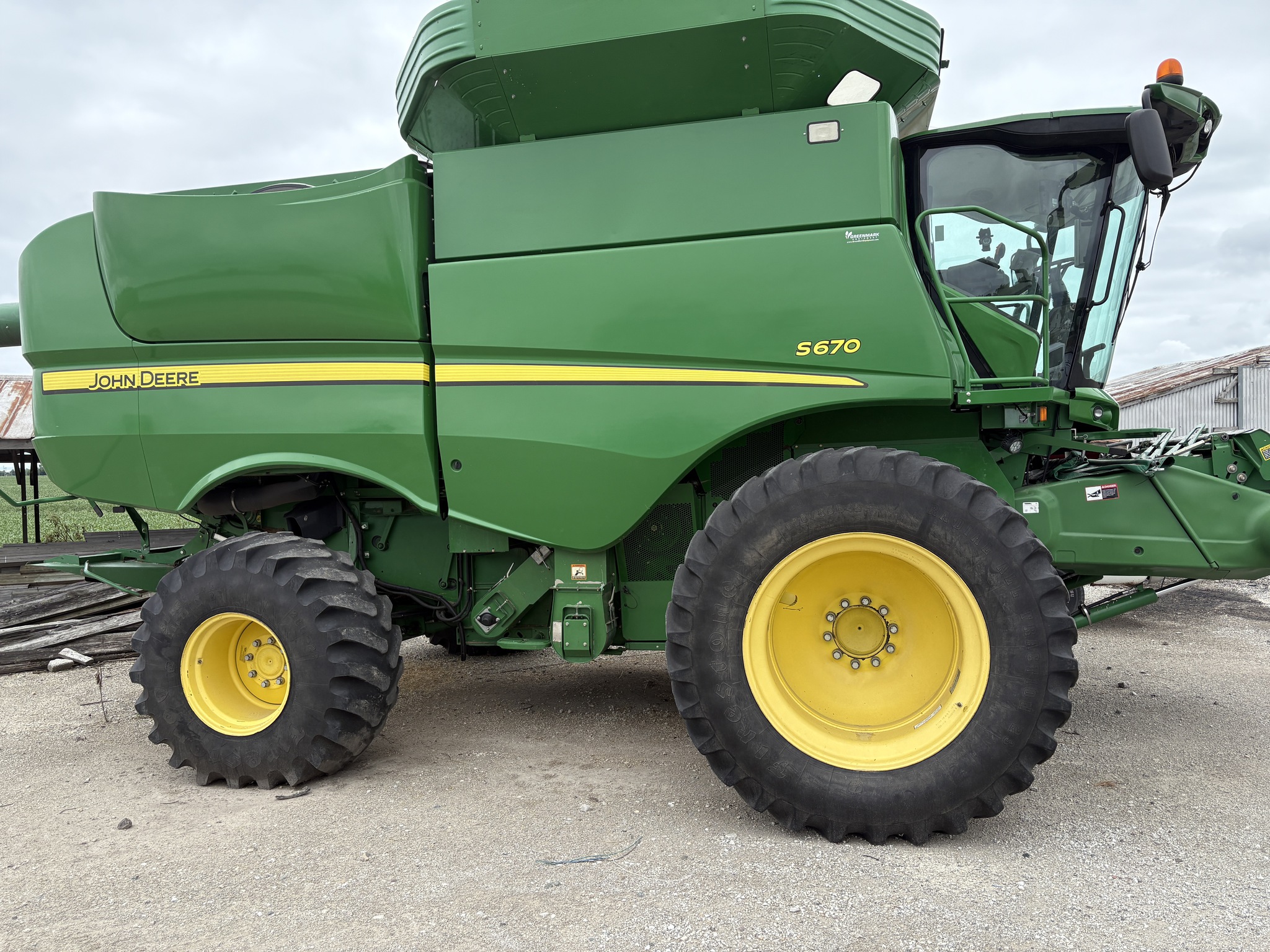 2013 John Deere S670 Image 1