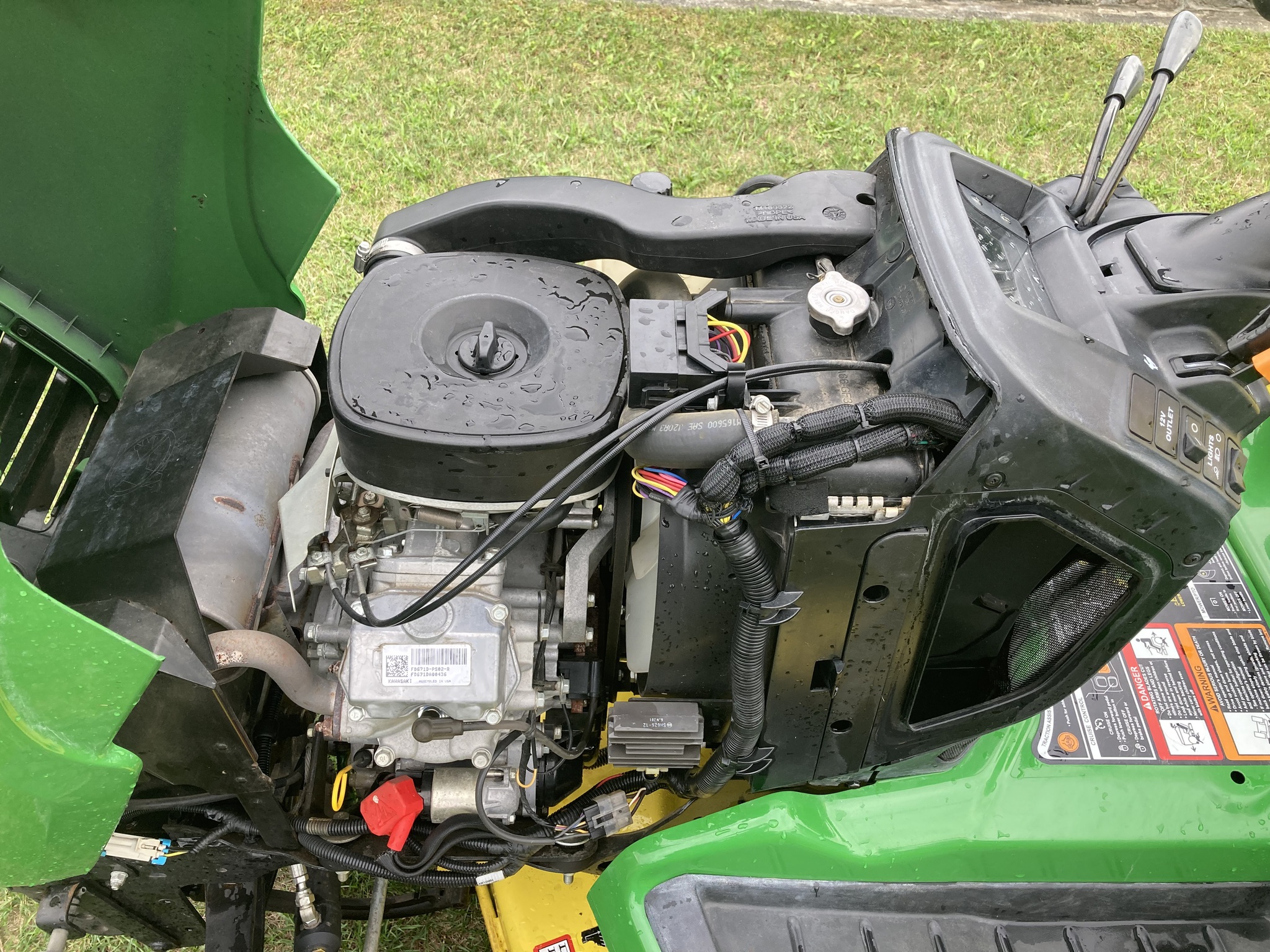 2017 John Deere X710 Image 5