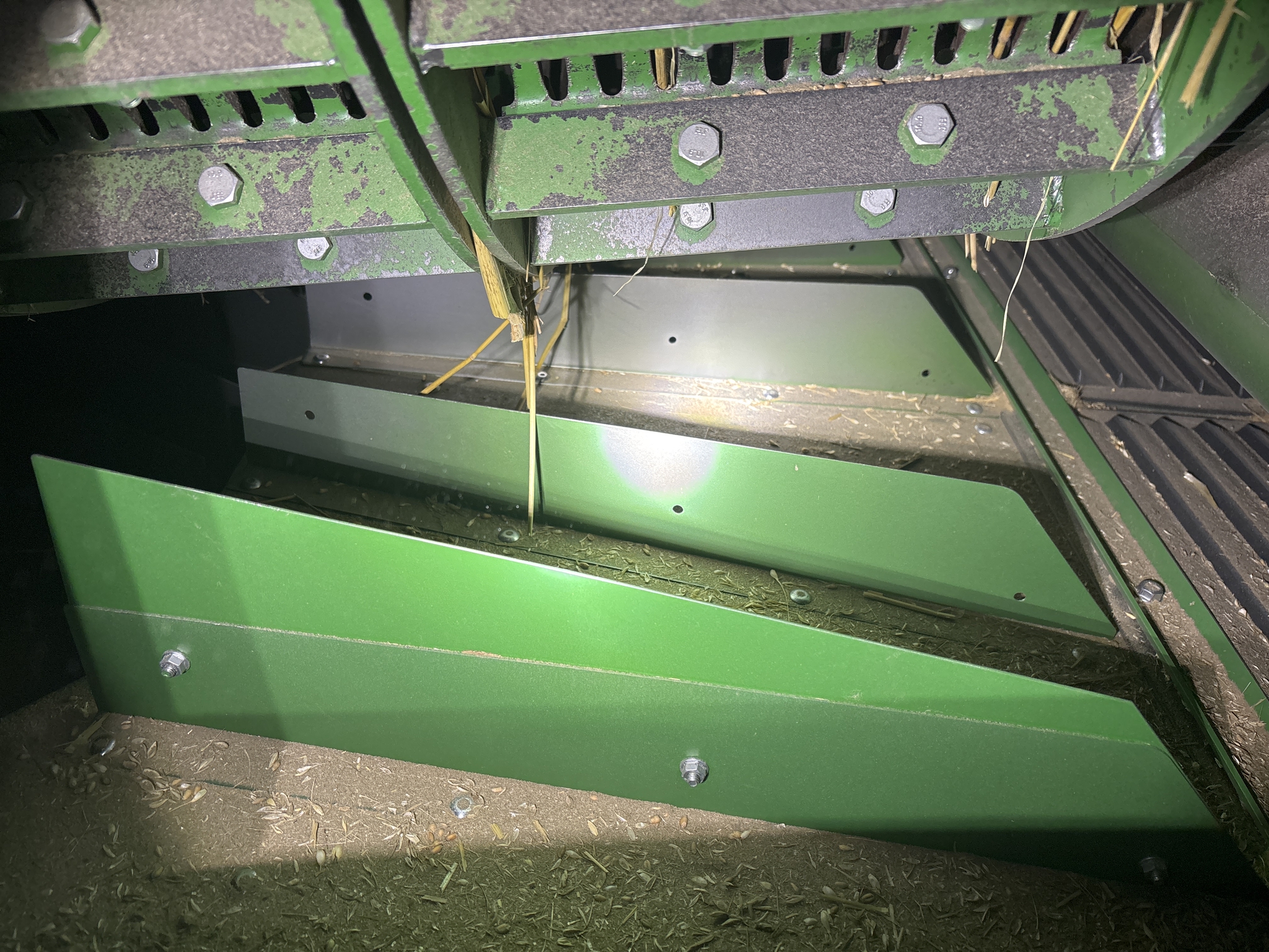 Used 2023 John Deere S780 Combines at Koenig Equipment in Greenville, OH - PhotoXL16