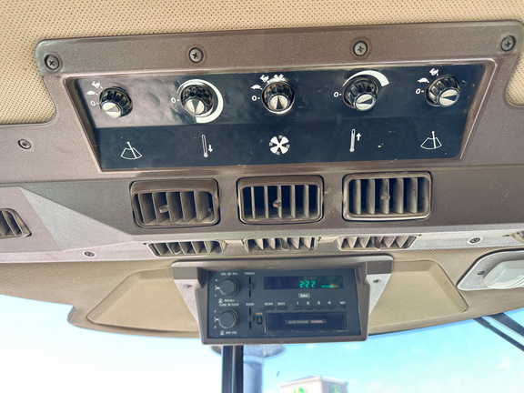 1990 John-Deere 4755