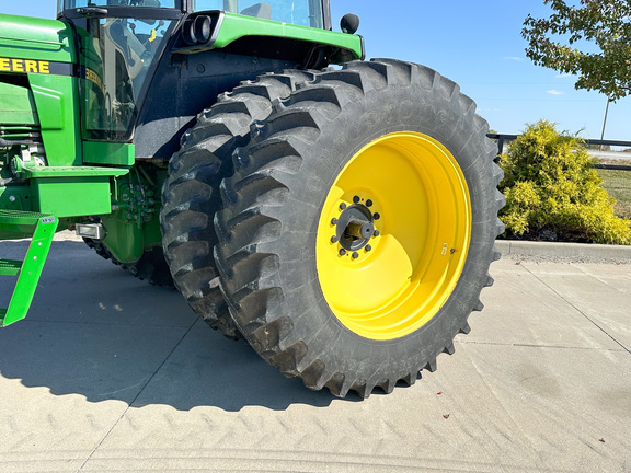1990 John-Deere 4755