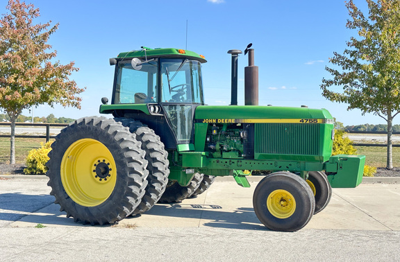 1990 John-Deere 4755