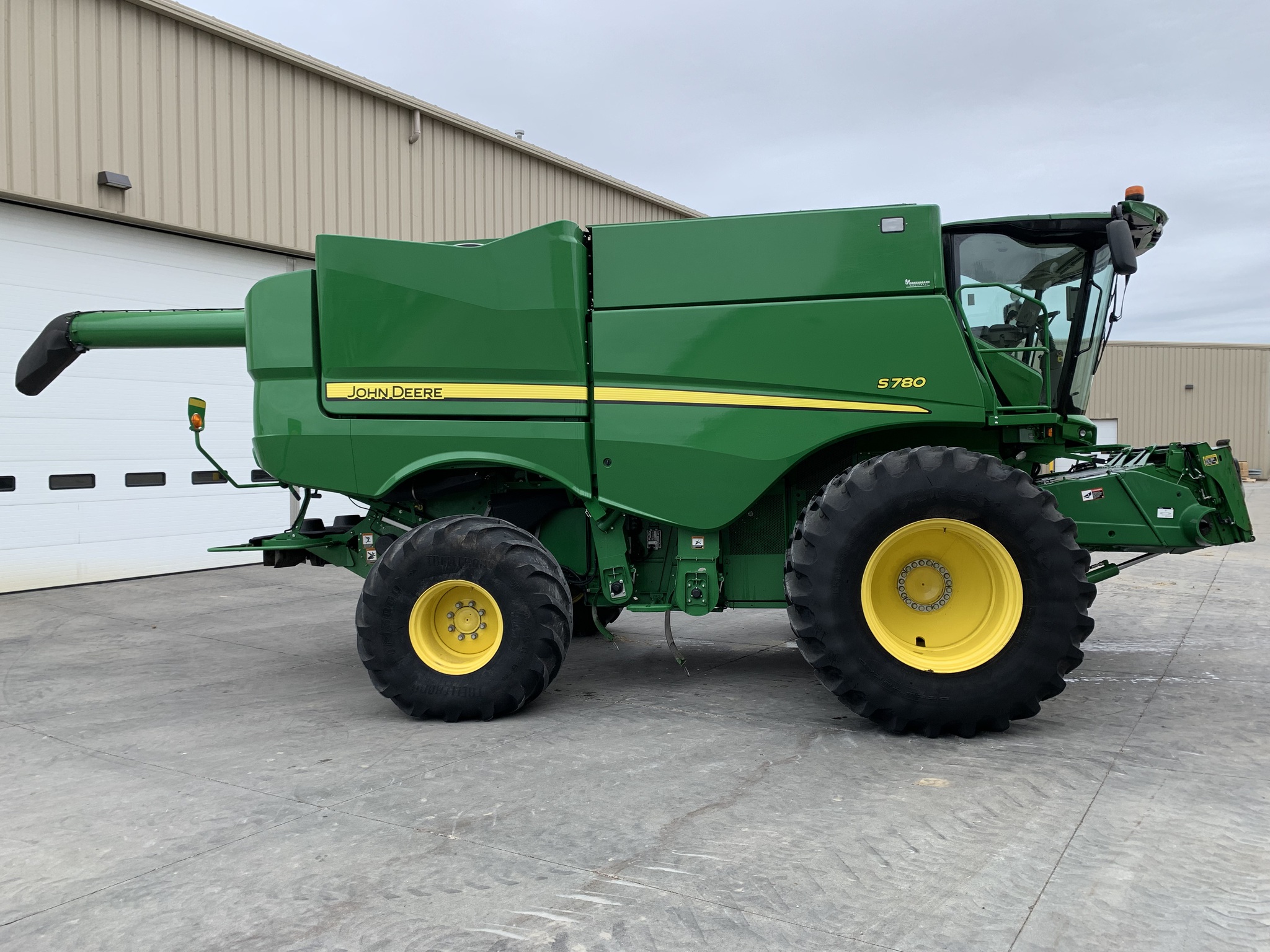 2019 John Deere S780 Image 2