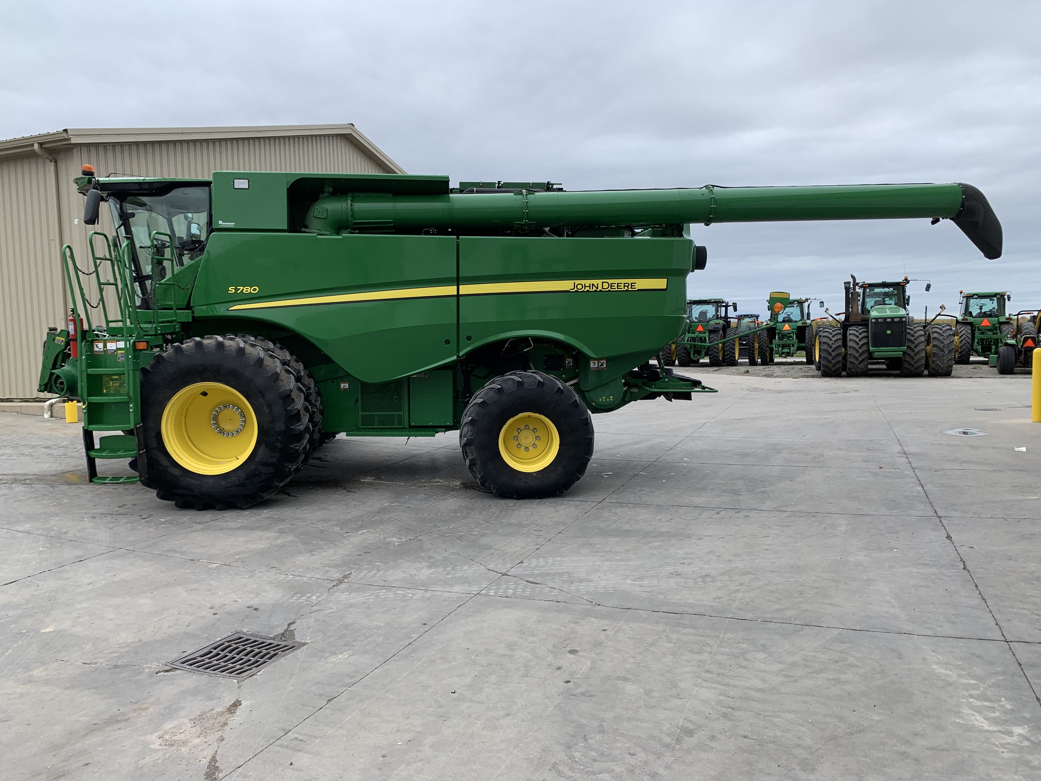 2019 John Deere S780 Image 6