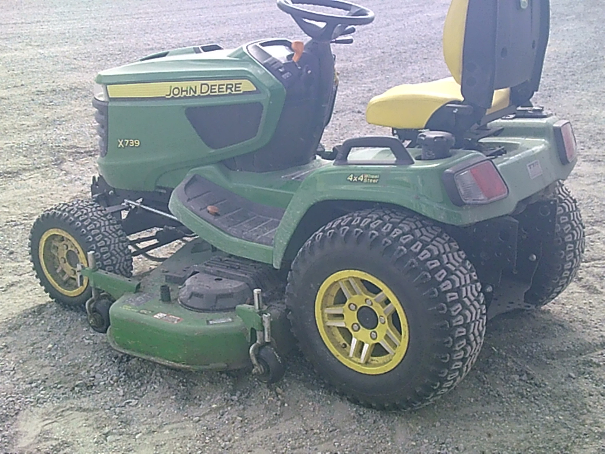 2023 John Deere X739 Image 5