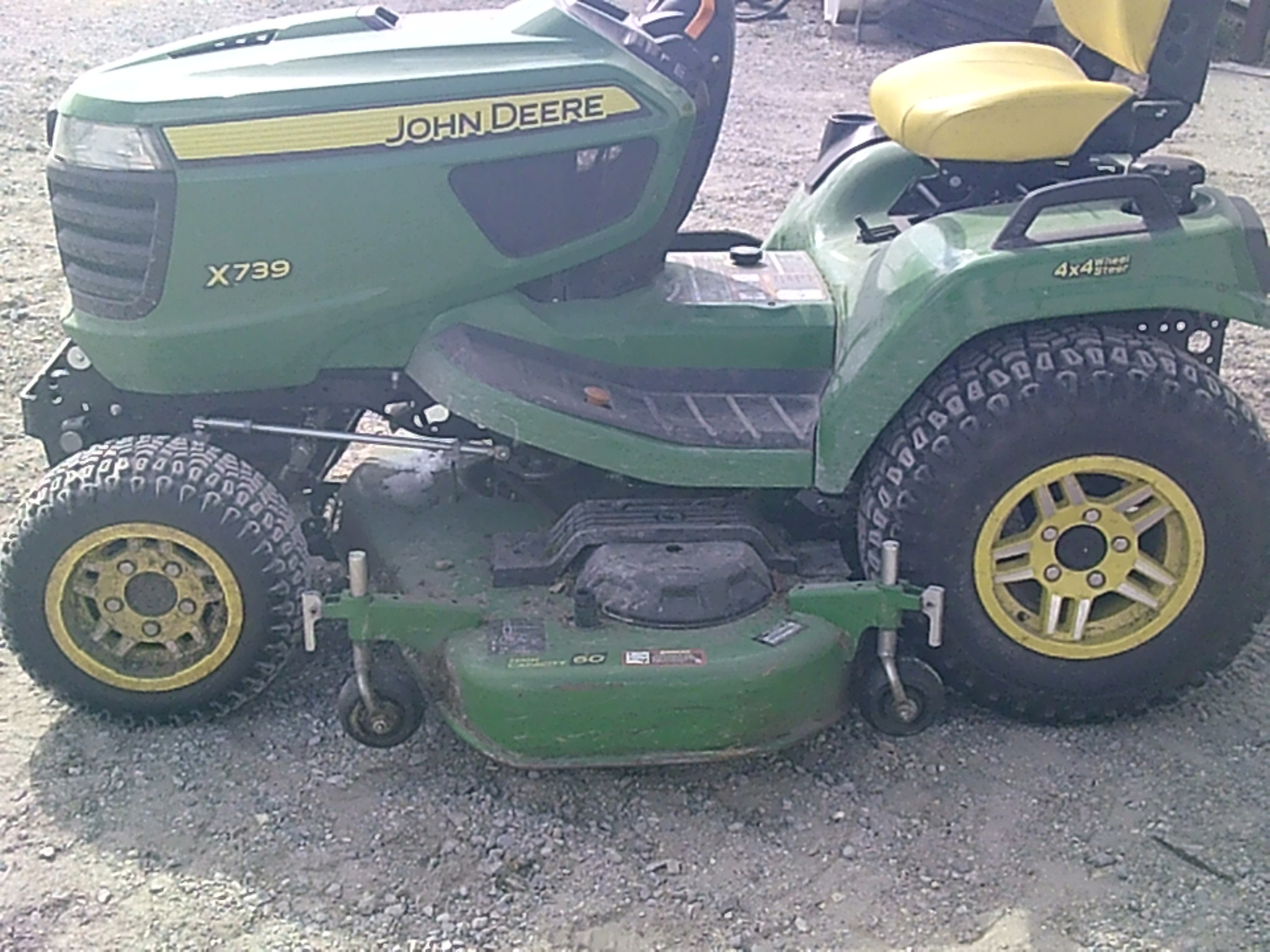 2023 John Deere X739 Image 6