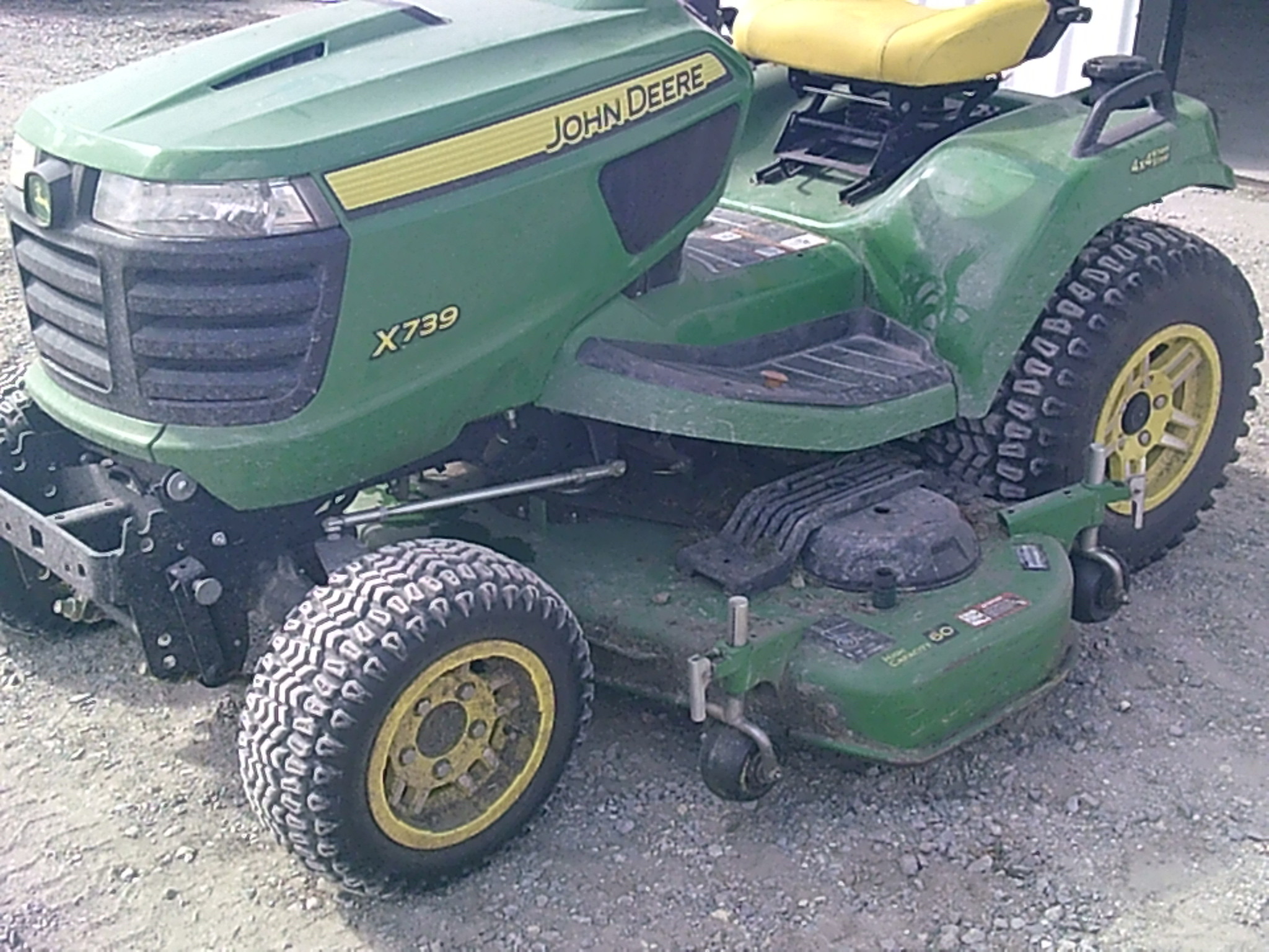2023 John Deere X739 Image 7