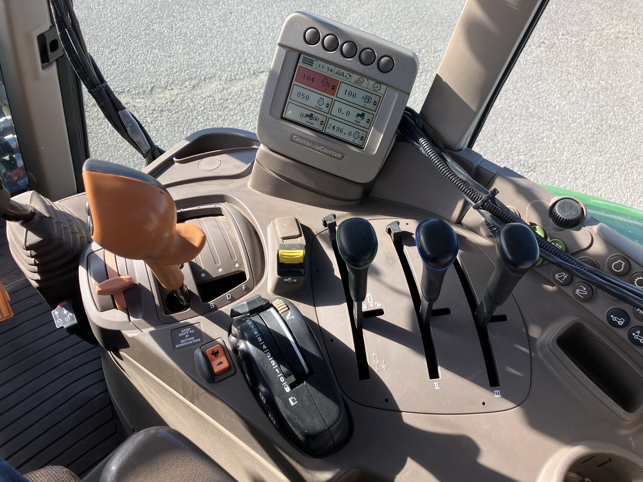 2010 John Deere 7130 Premium Image 11