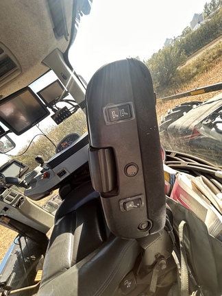 Used 2011 New Holland T9.670HD Articulated 4WD Tractors at Horizon Ag & Turf in Lloydminster, AB - Photo23