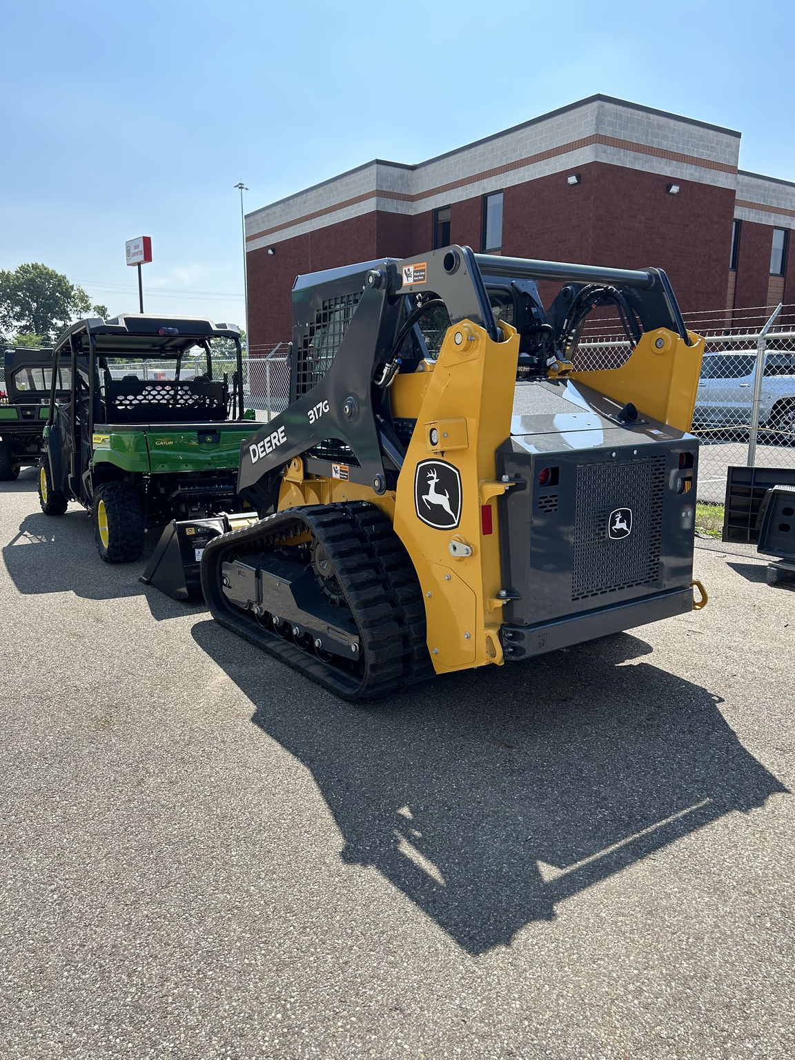 2025 John Deere 317G Image 3