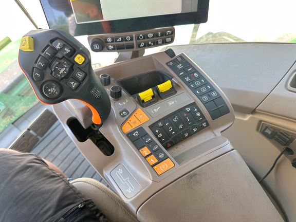 2024 John-Deere S780