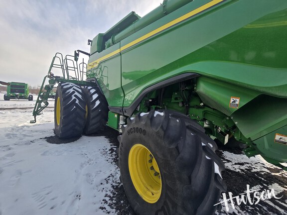 Photo of 2023 John Deere X9 1000
