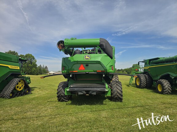Photo of 2023 John Deere X9 1000
