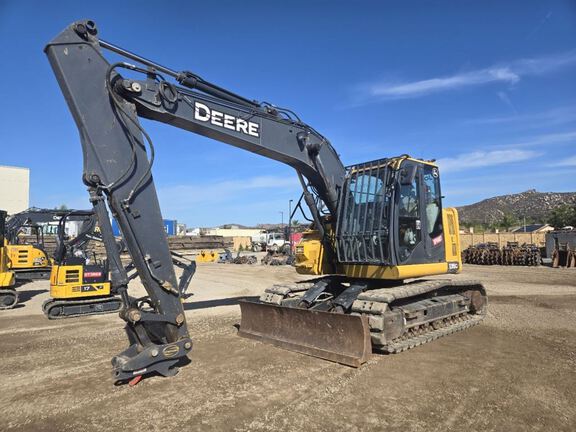 Photo of a 2021 John Deere 135G