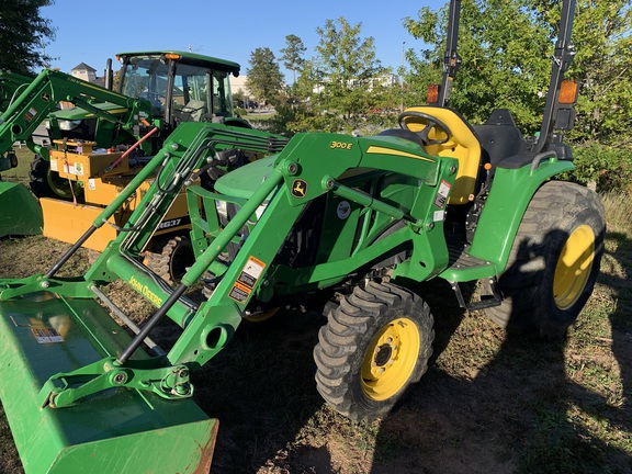 2019 John Deere 3032E Photo 3