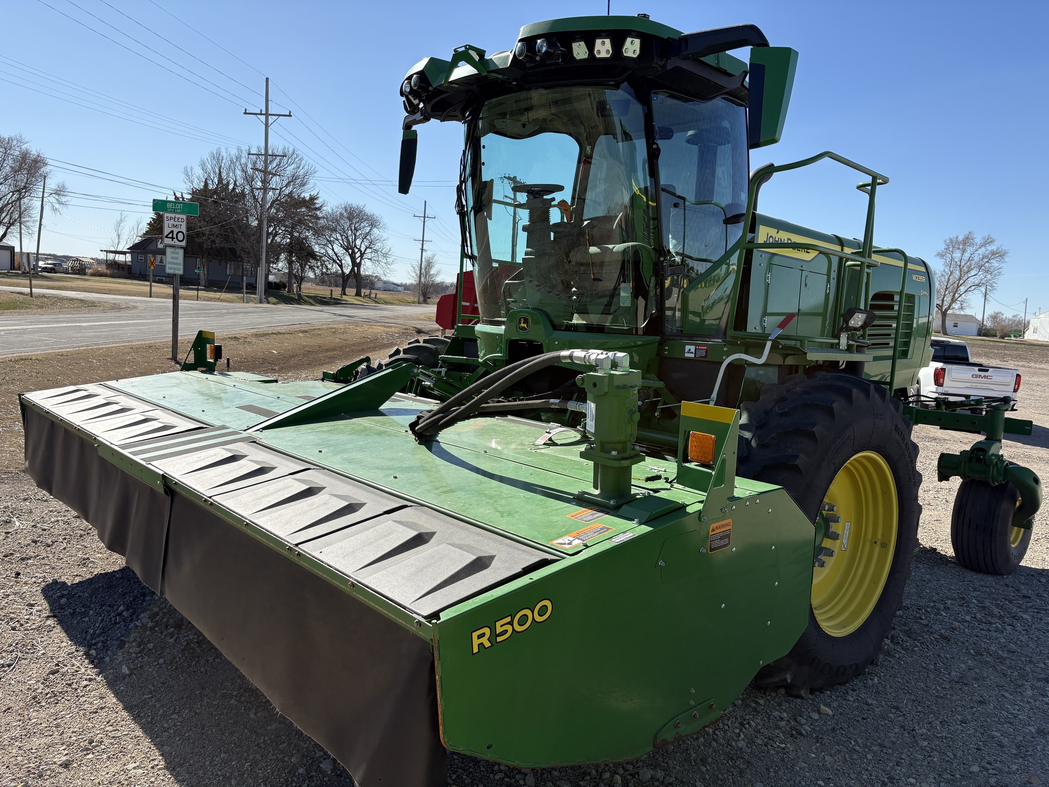 2024 John Deere W235R Image 3