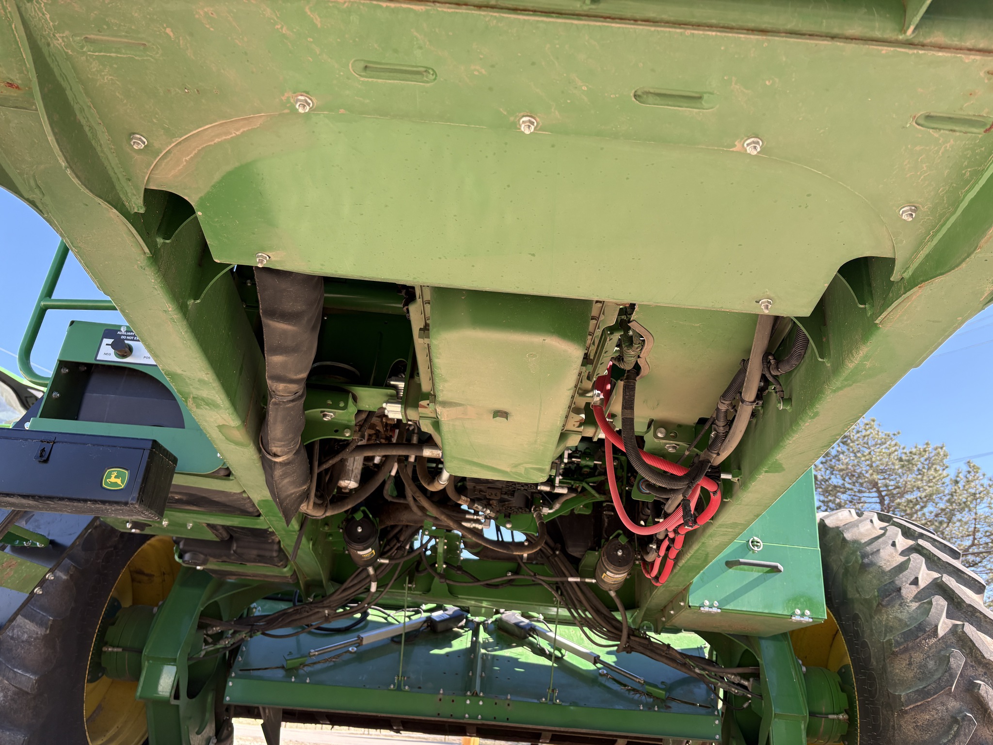 2024 John Deere W235R Image 10