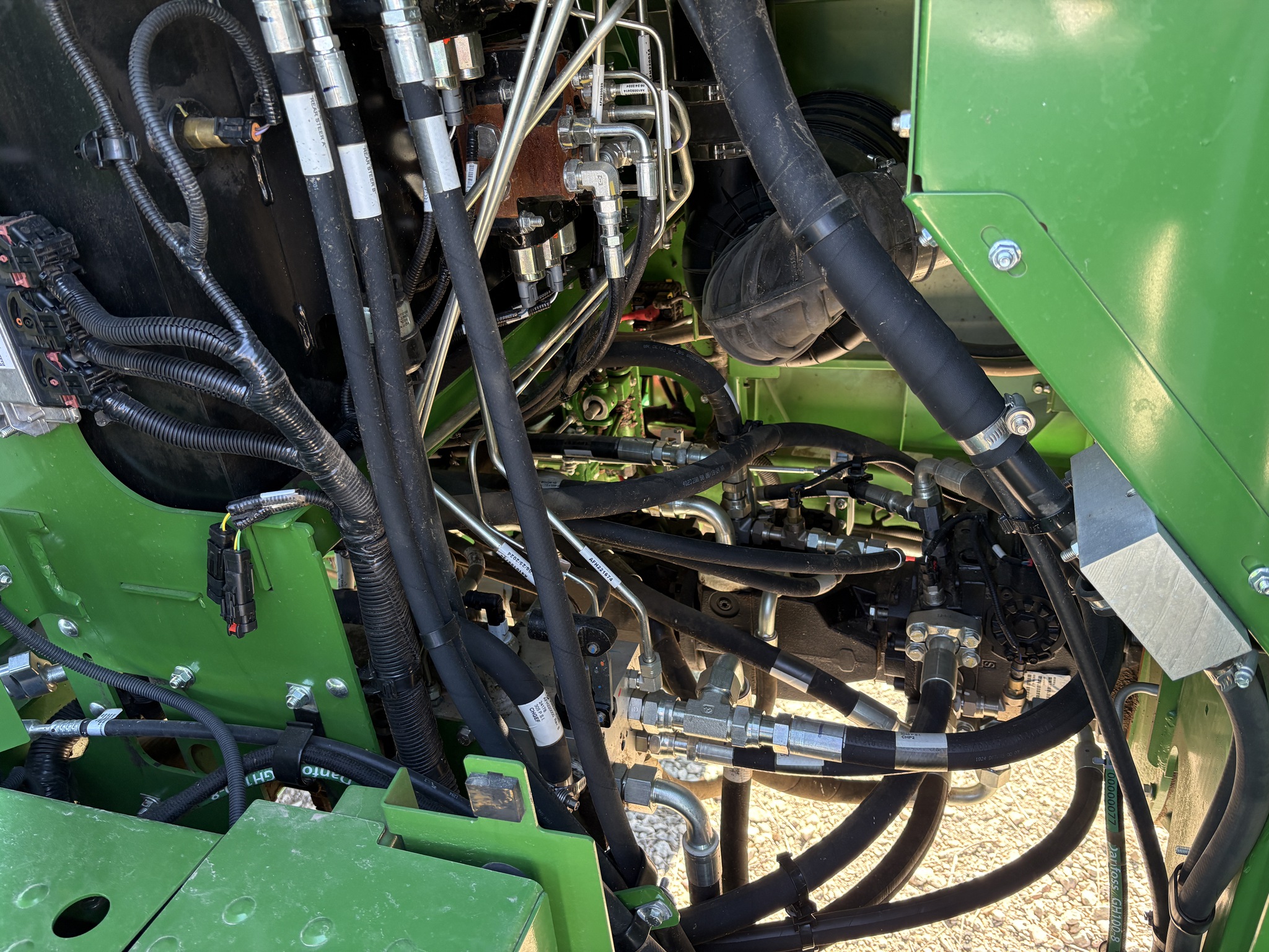 2024 John Deere W235R Image 8