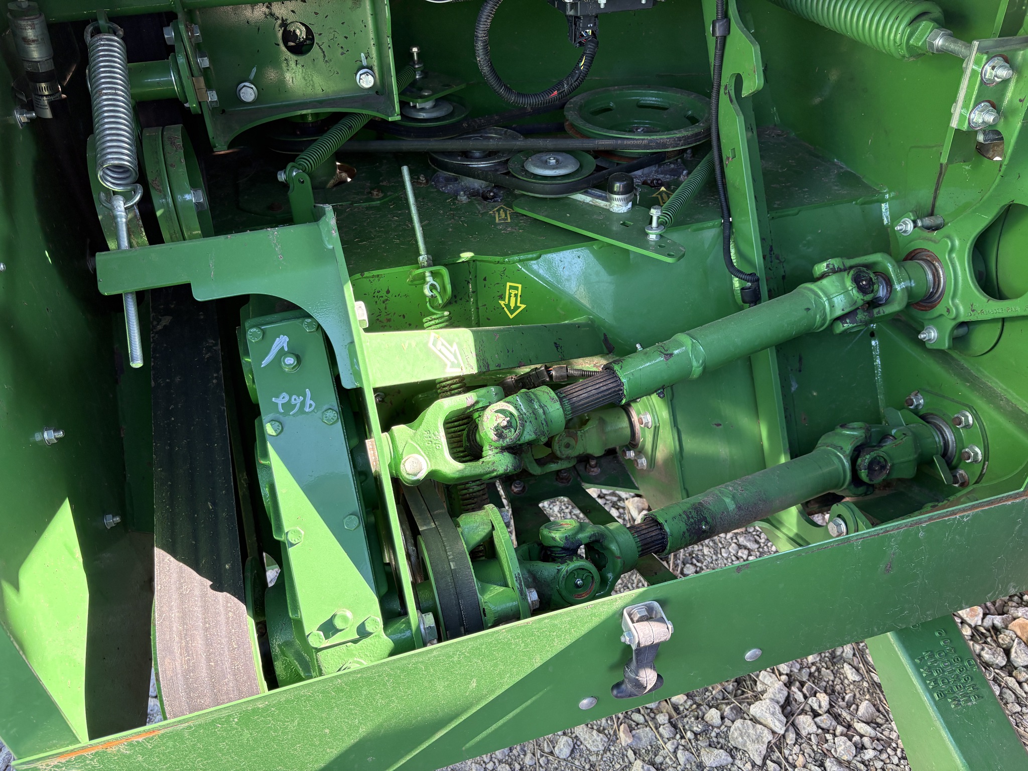 2024 John Deere W235R Image 11