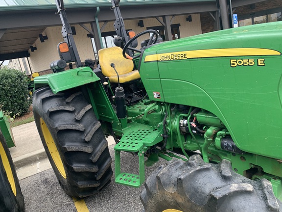 2014 John Deere 5055E Photo 2
