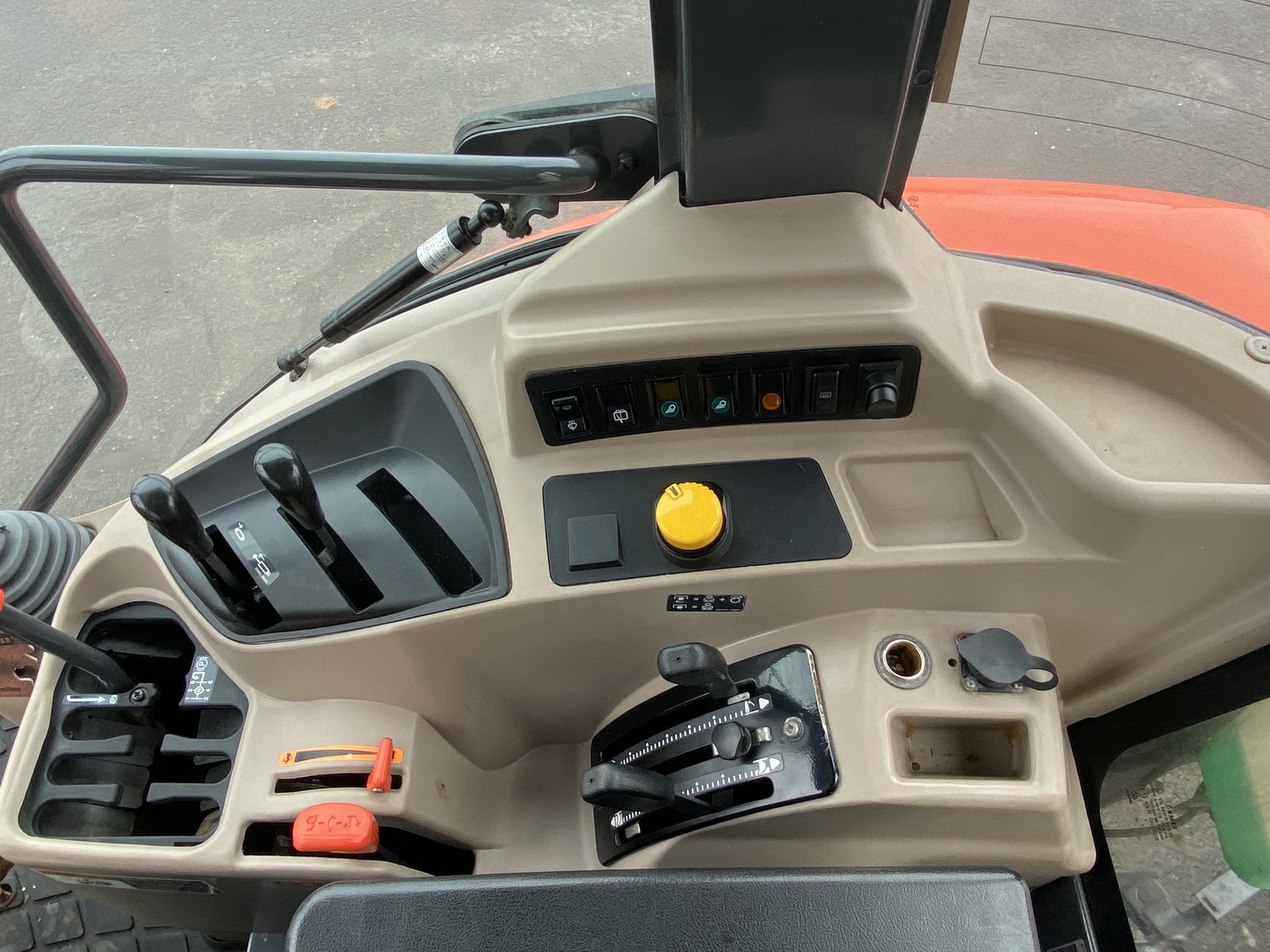 2016 Kubota M7060 Image 9