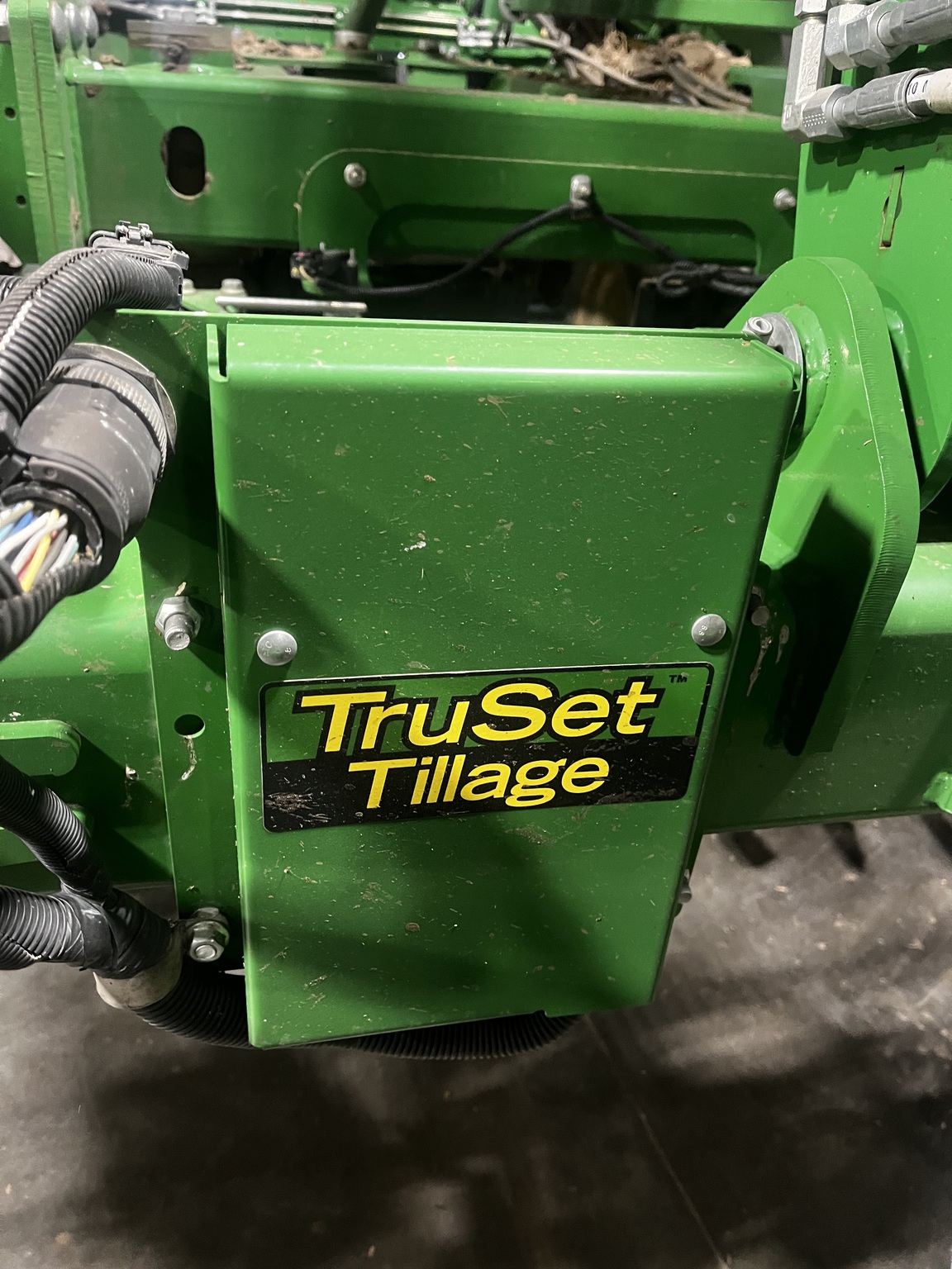 2021 John Deere 2660VT Image 2