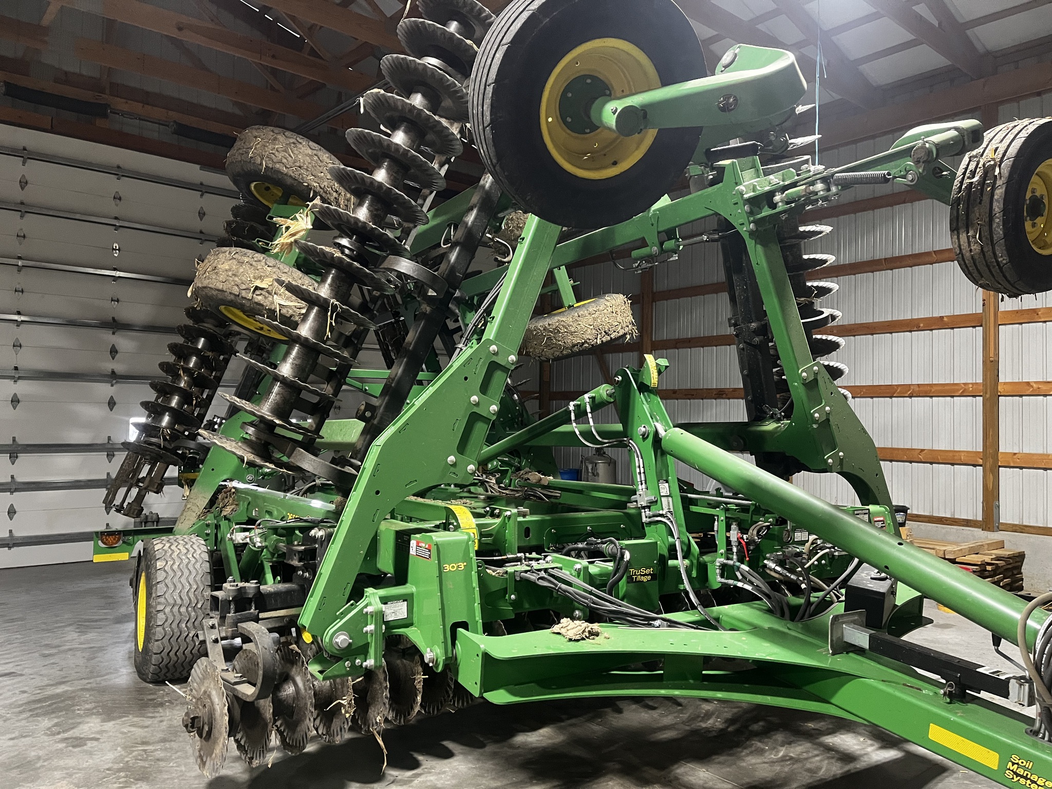 2021 John Deere 2660VT Image 1